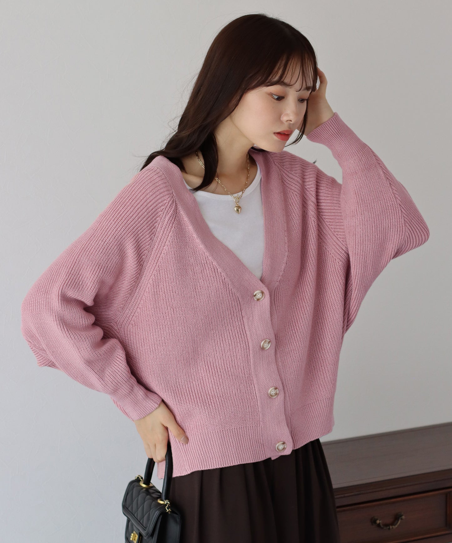 【SALE】なめらかざっくりVネックカーディガン