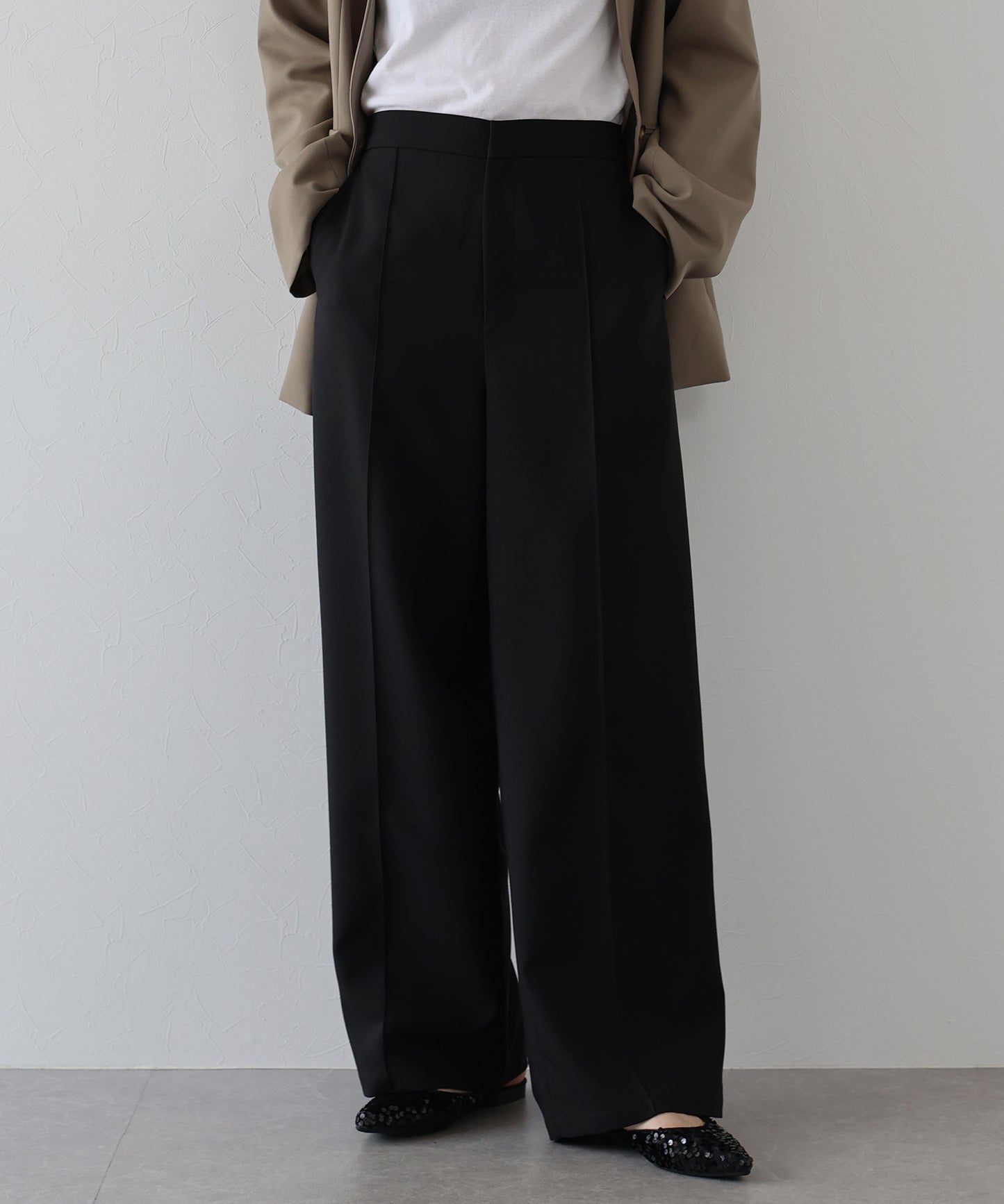 【SALE】ピンタックストレートスラックス