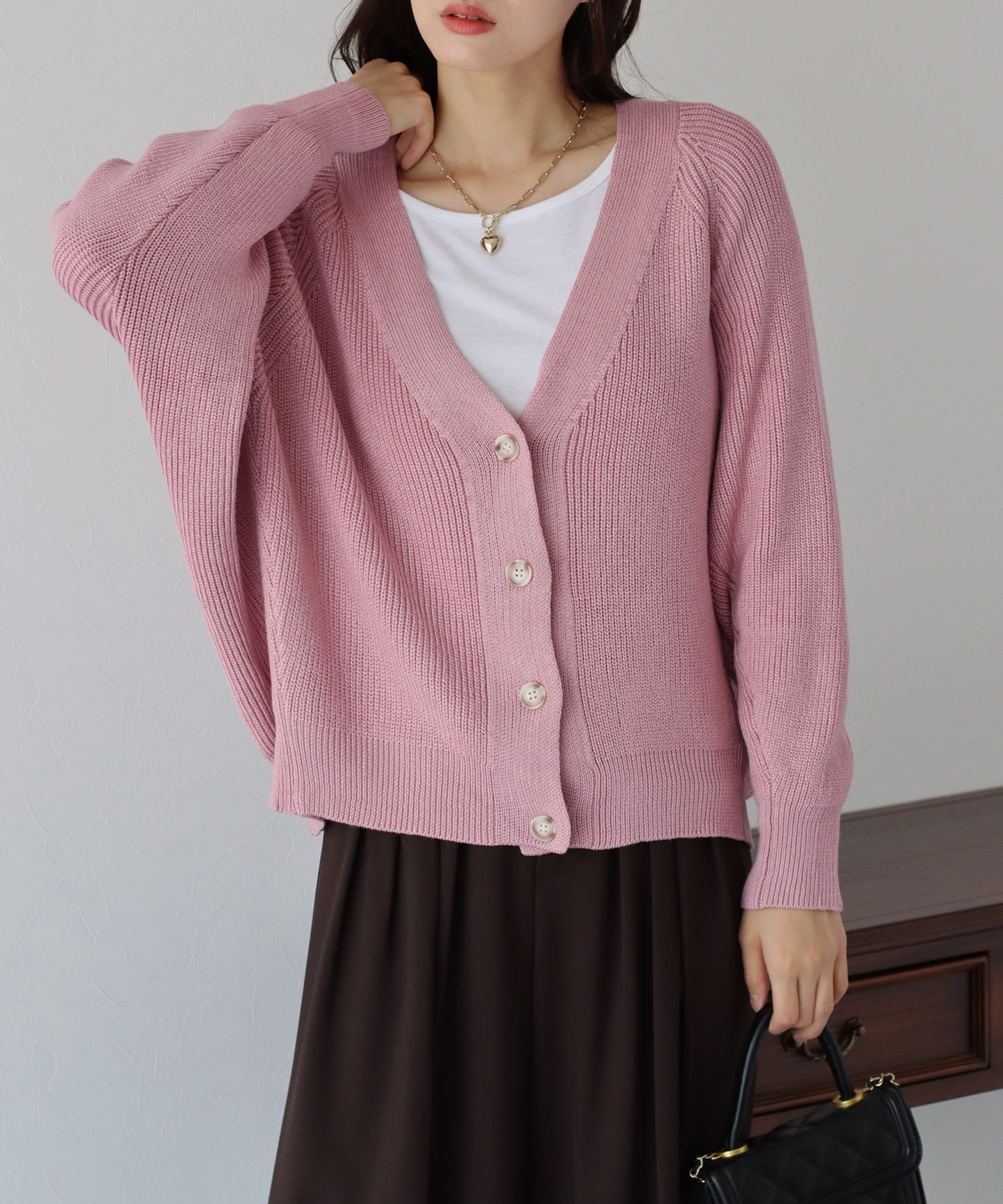 【SALE】なめらかざっくりVネックカーディガン