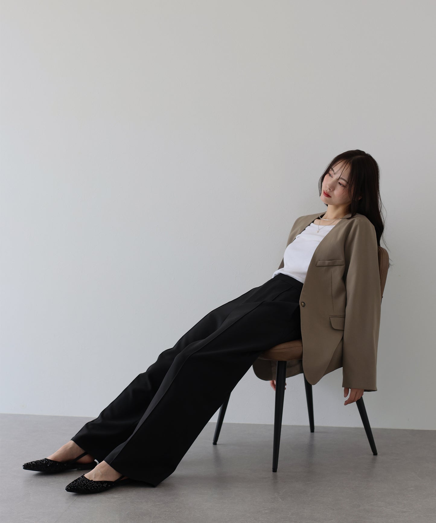 【SALE】ピンタックストレートスラックス