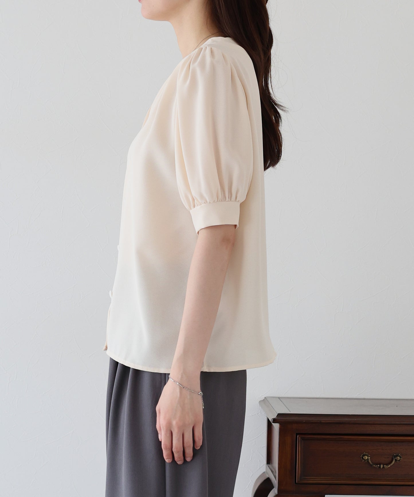 펄 도트 버튼 블라우스