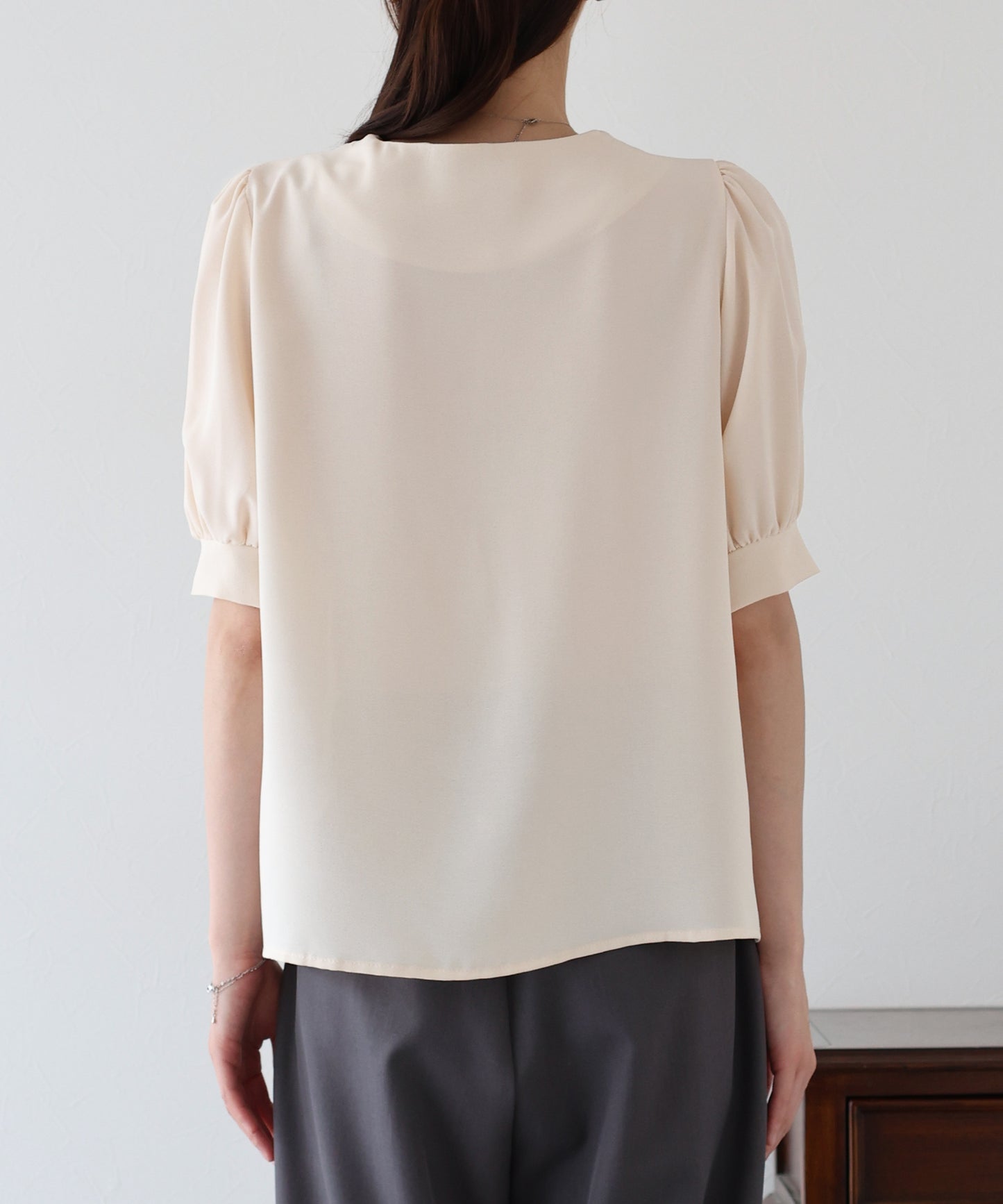 펄 도트 버튼 블라우스