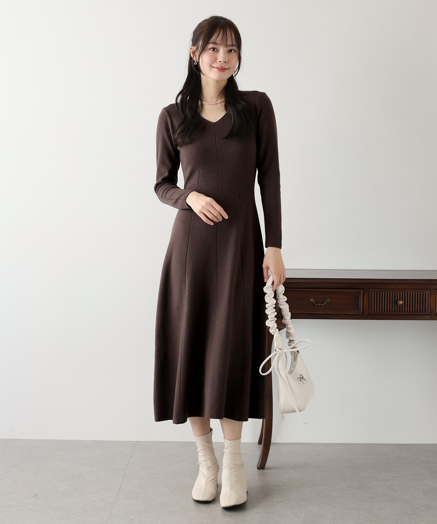【TIME SALE】Vネックシェイプニットワンピース