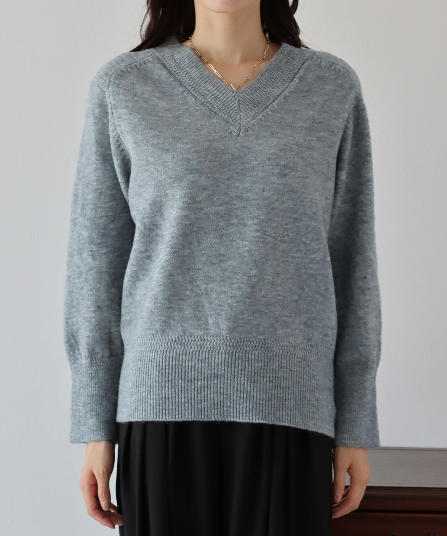 【SALE】Vネックニット