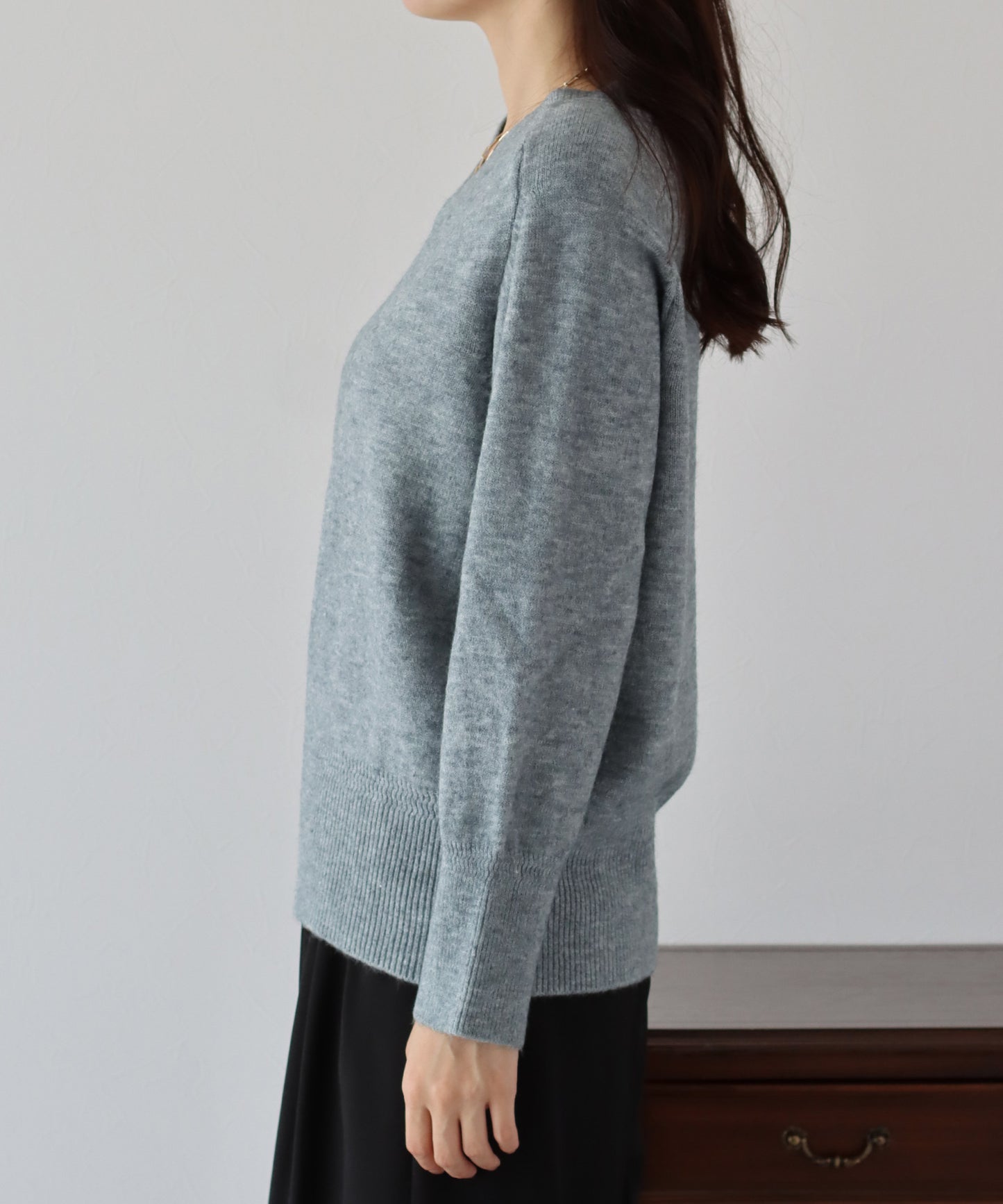 【SALE】Vネックニット