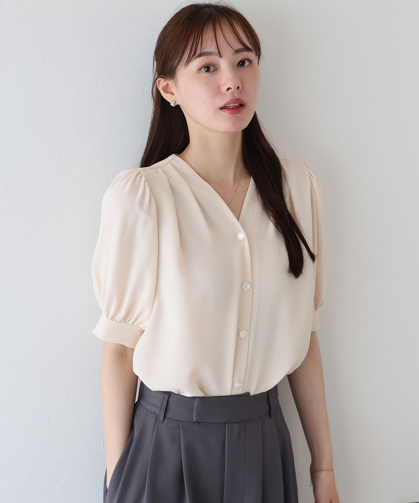 펄 도트 버튼 블라우스