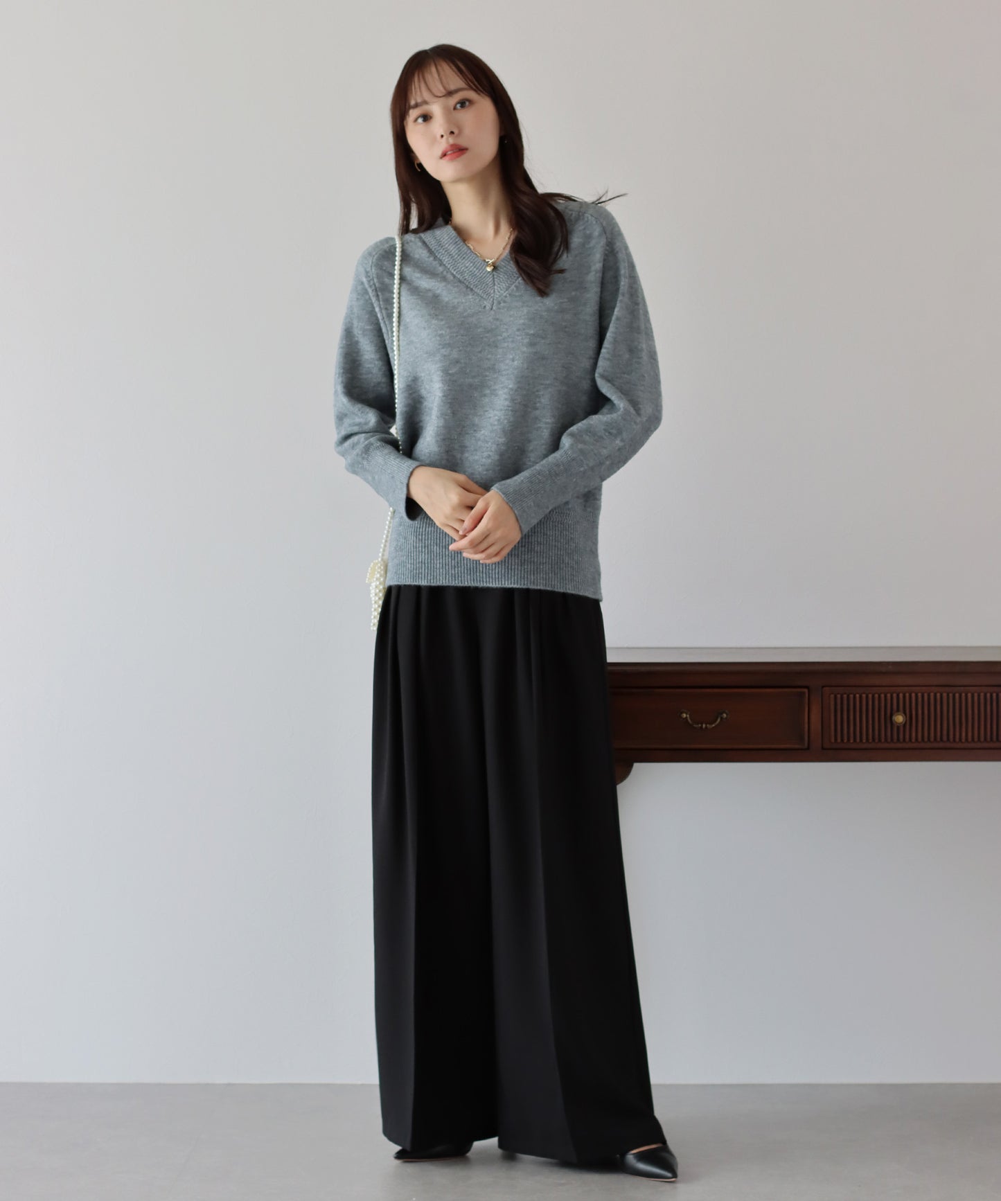 【SALE】Vネックニット