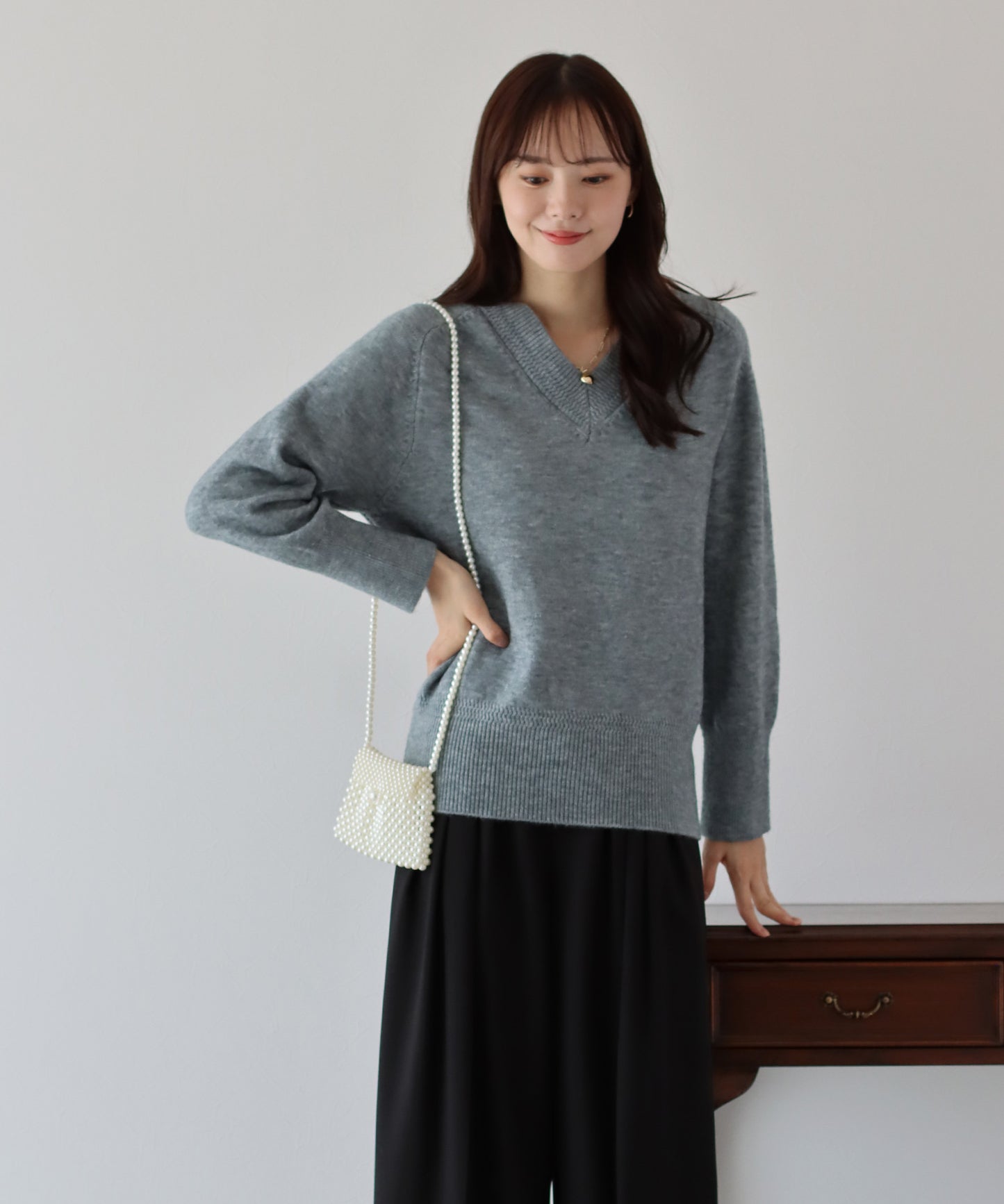 【SALE】Vネックニット