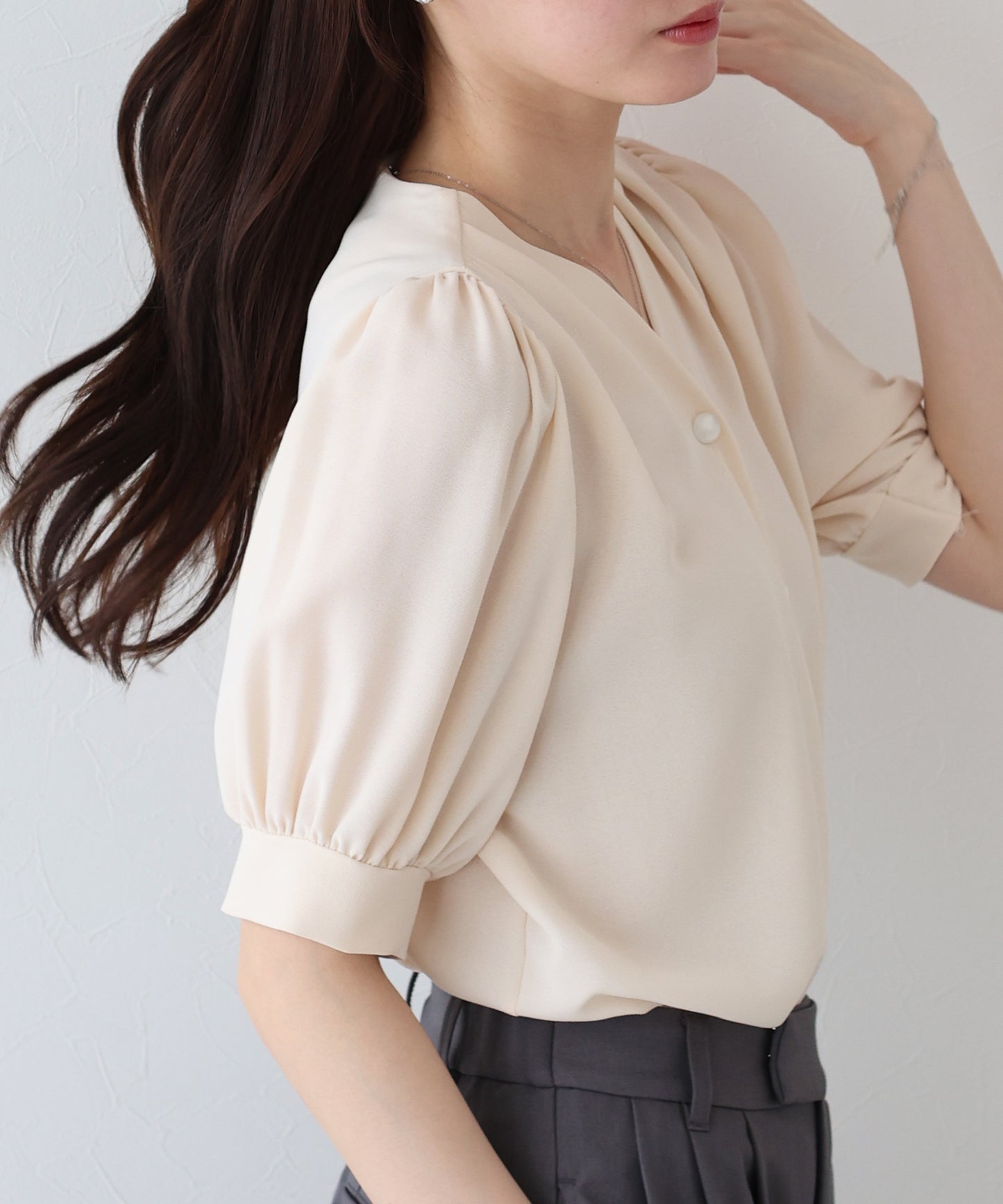 펄 도트 버튼 블라우스