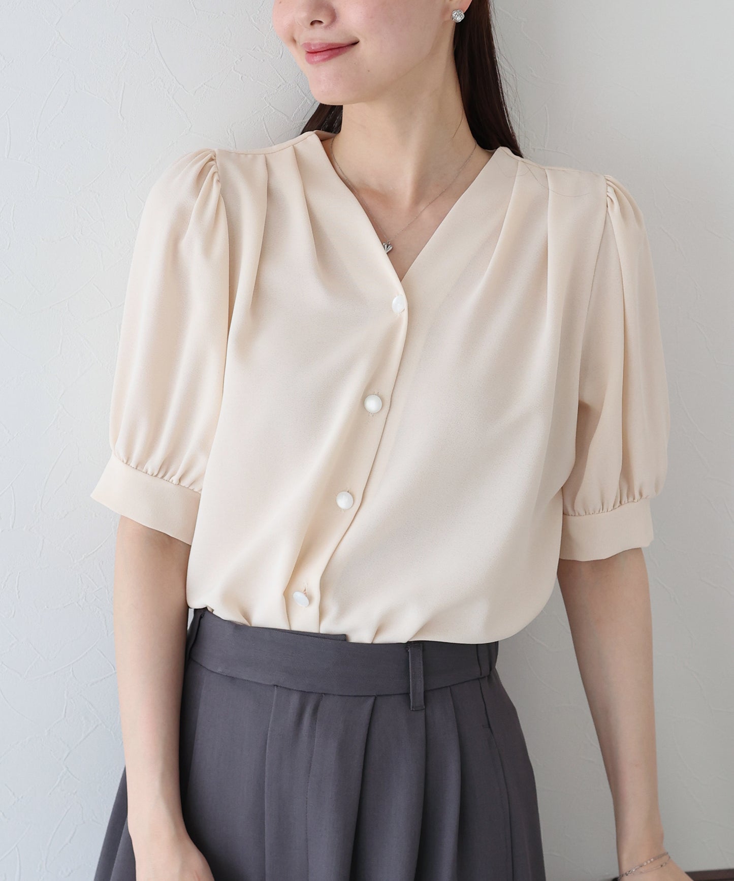 펄 도트 버튼 블라우스