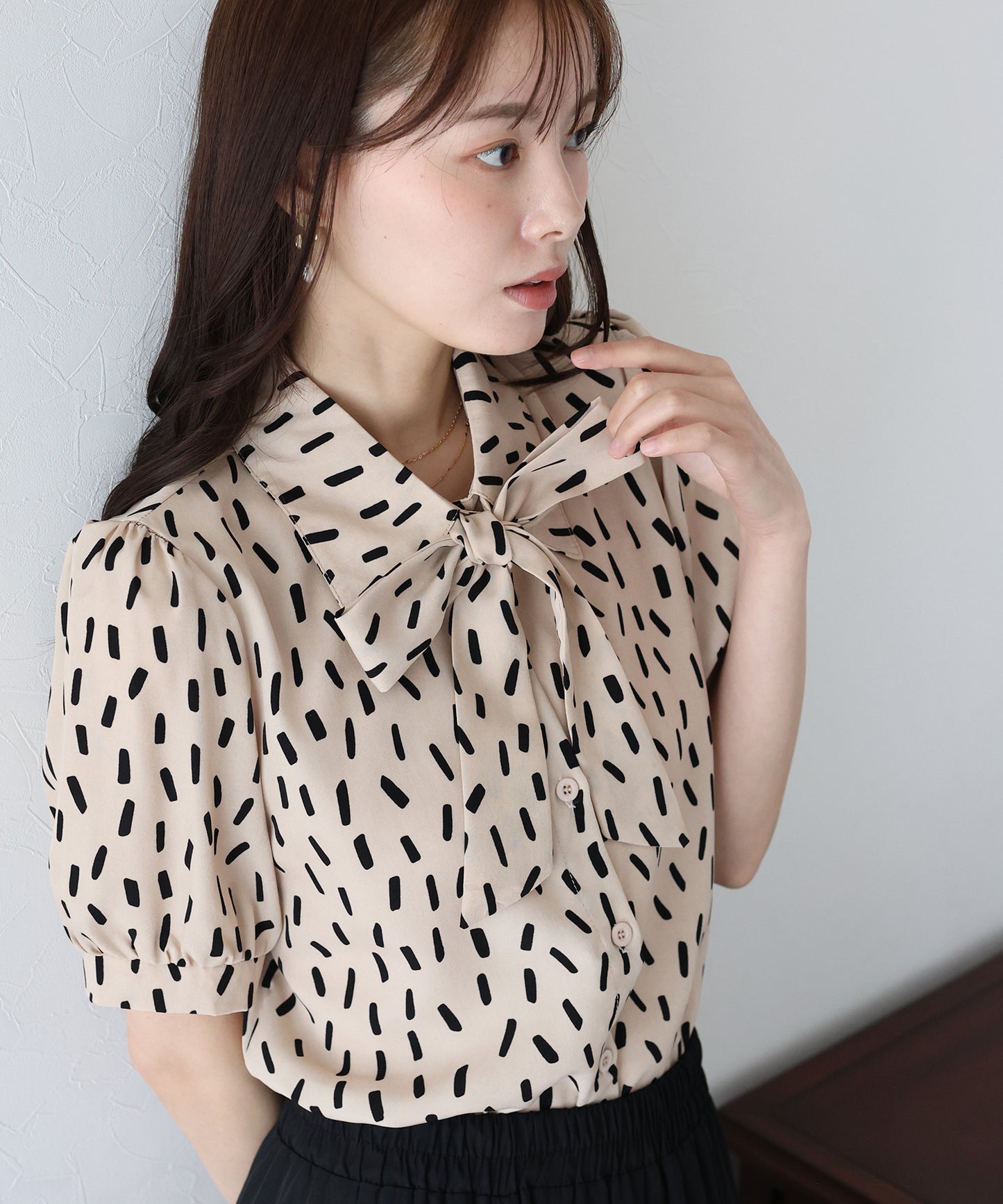 보우타이 리본 블라우스