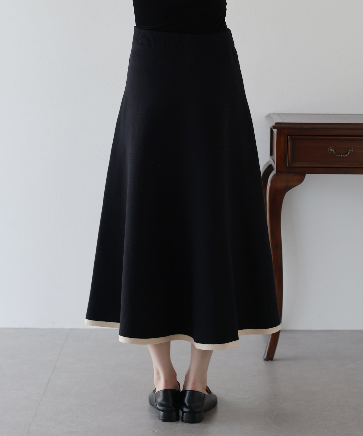 【TIME SALE】金ボタンバイカラーニットスカート