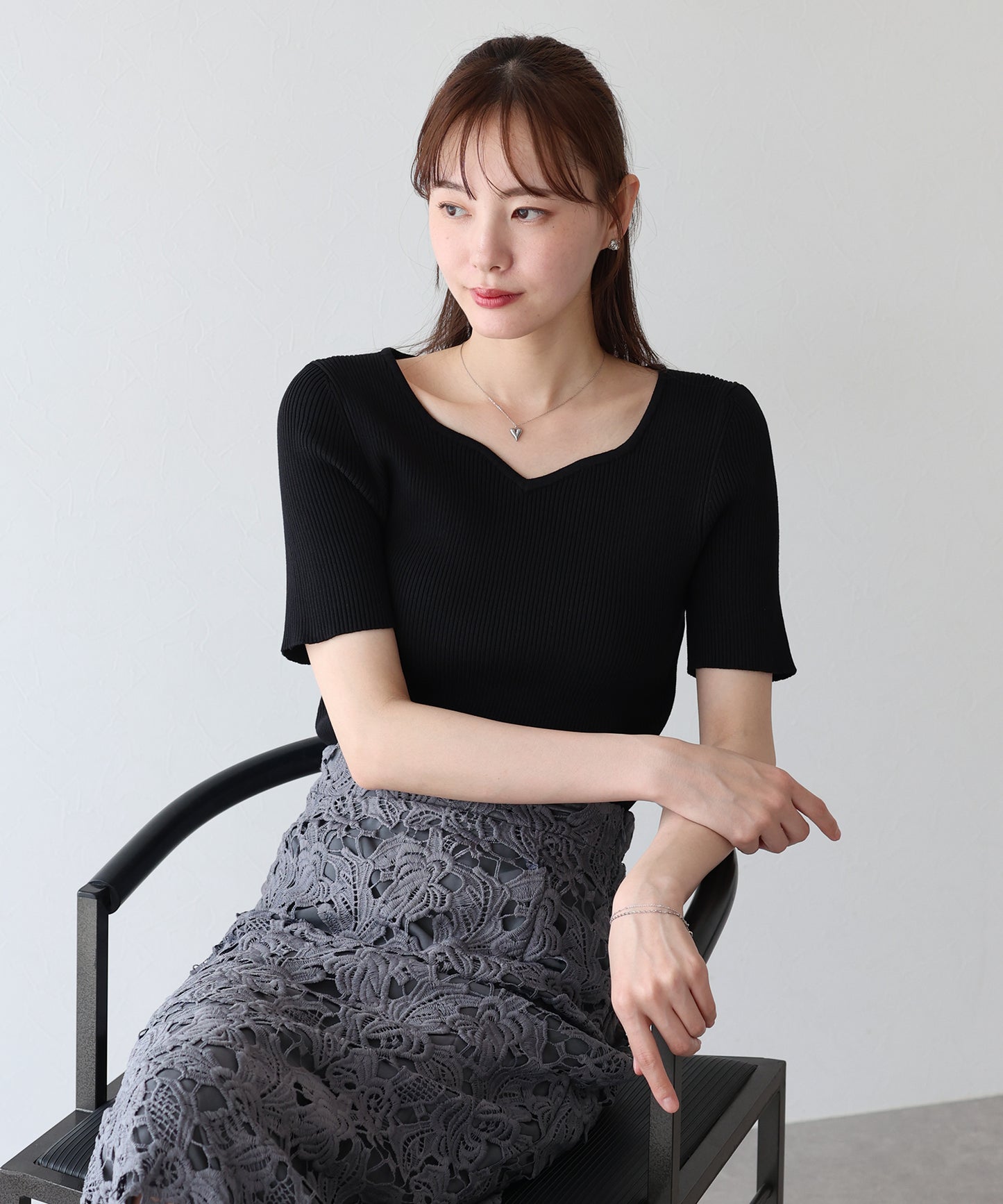 【TIME SALE】ハートネックリブニット