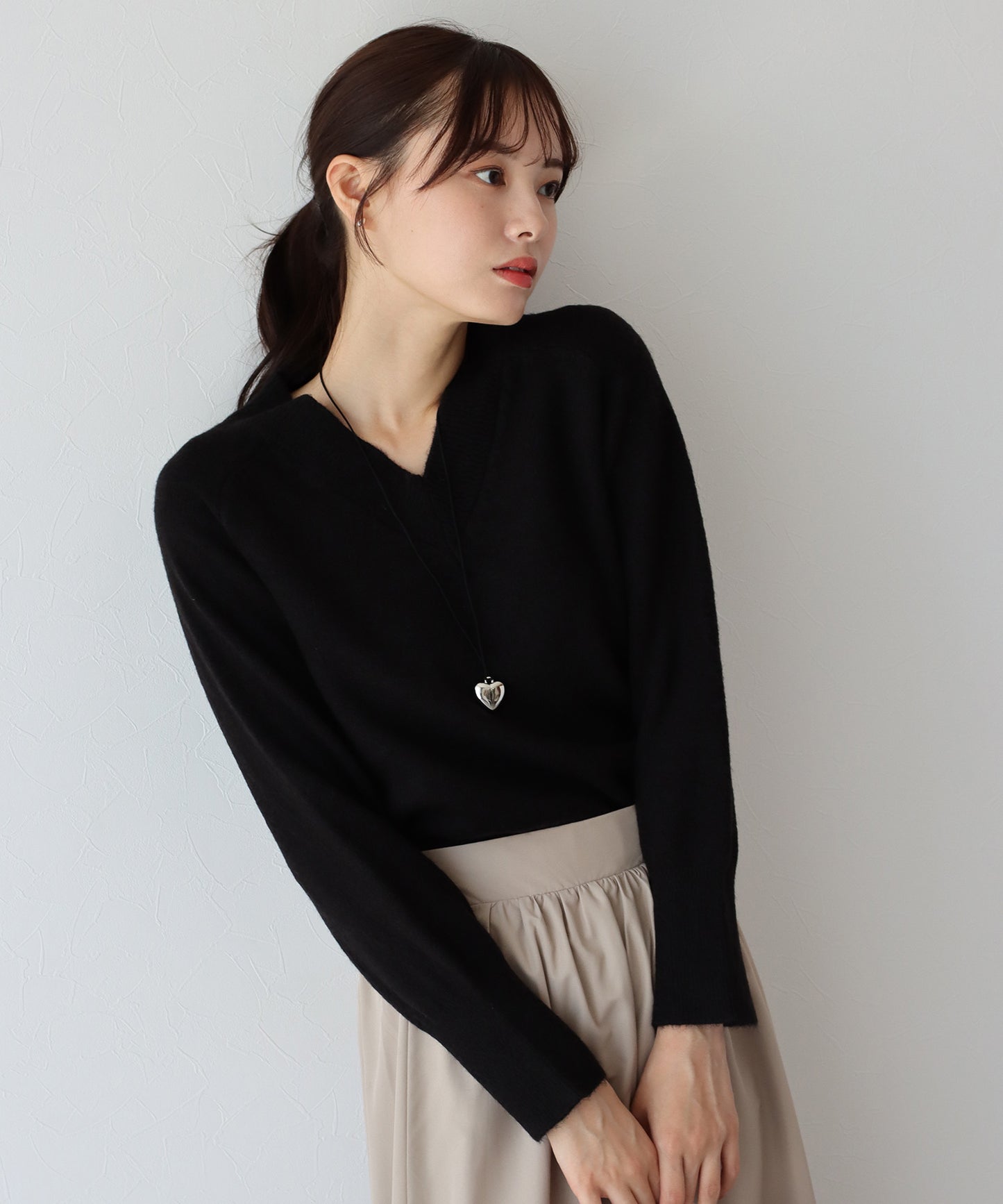 【SALE】Vネックニット