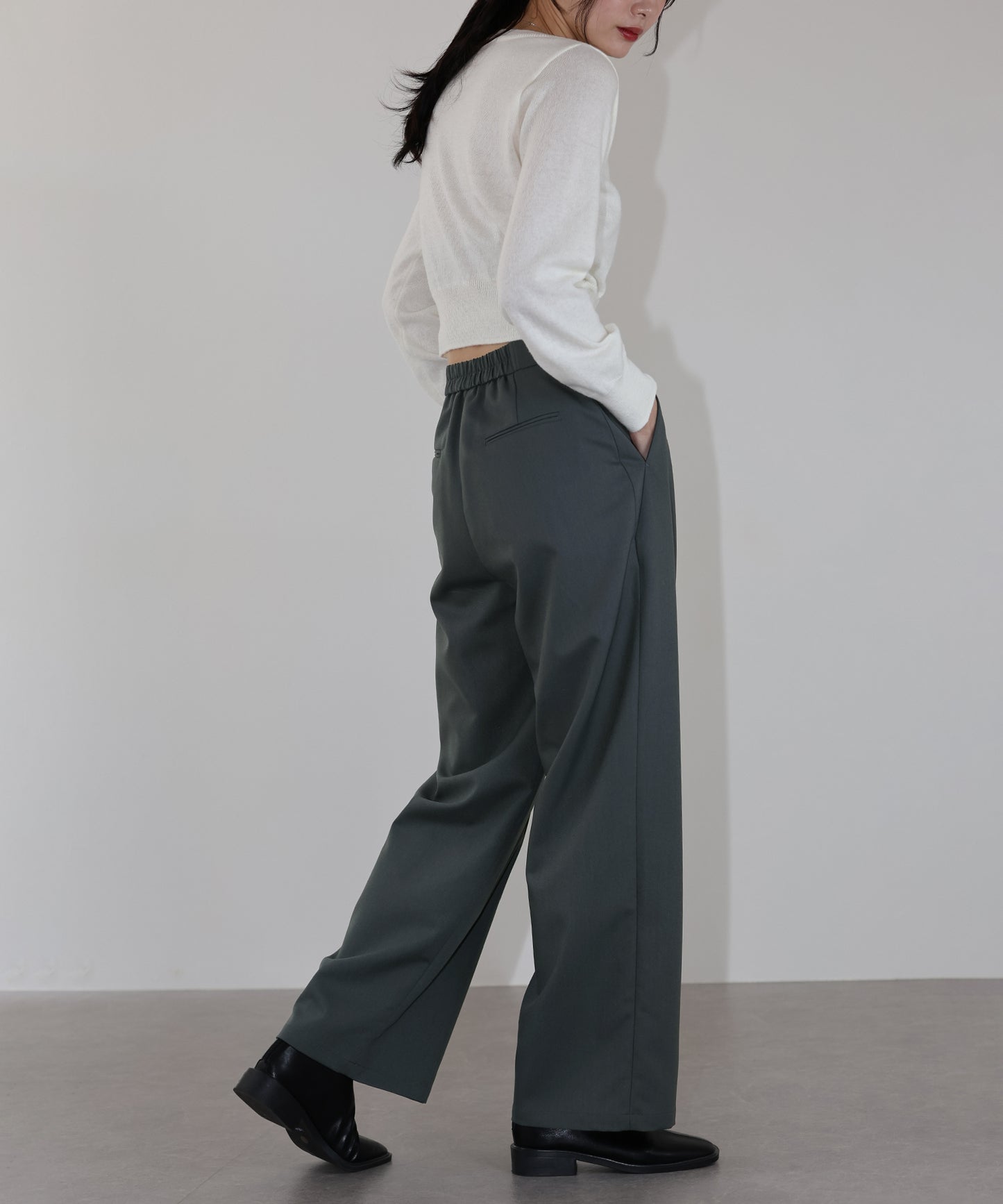 【SALE】ピンタックストレートスラックス