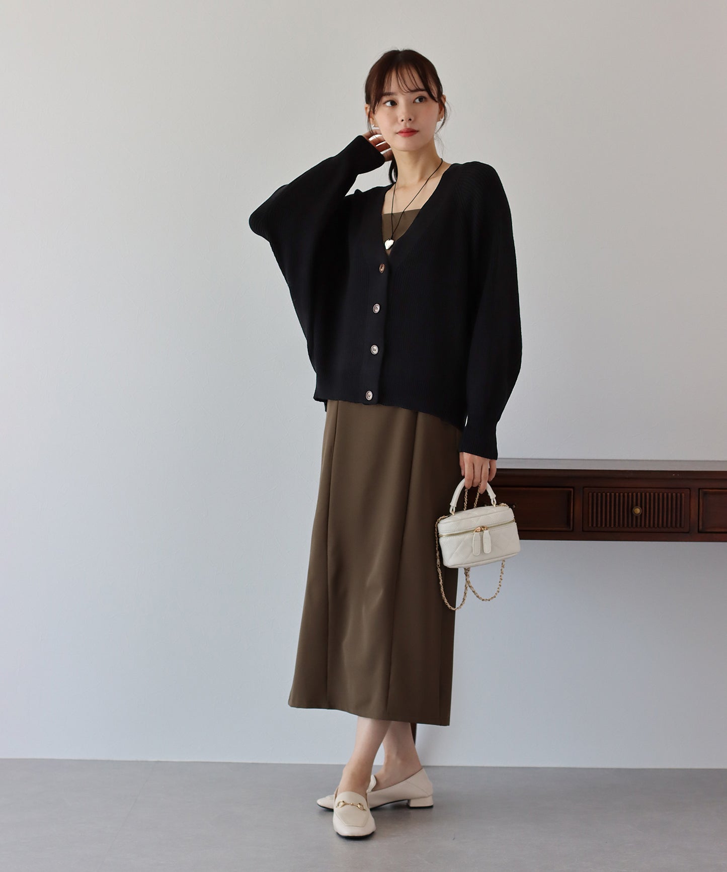 【SALE】なめらかざっくりVネックカーディガン