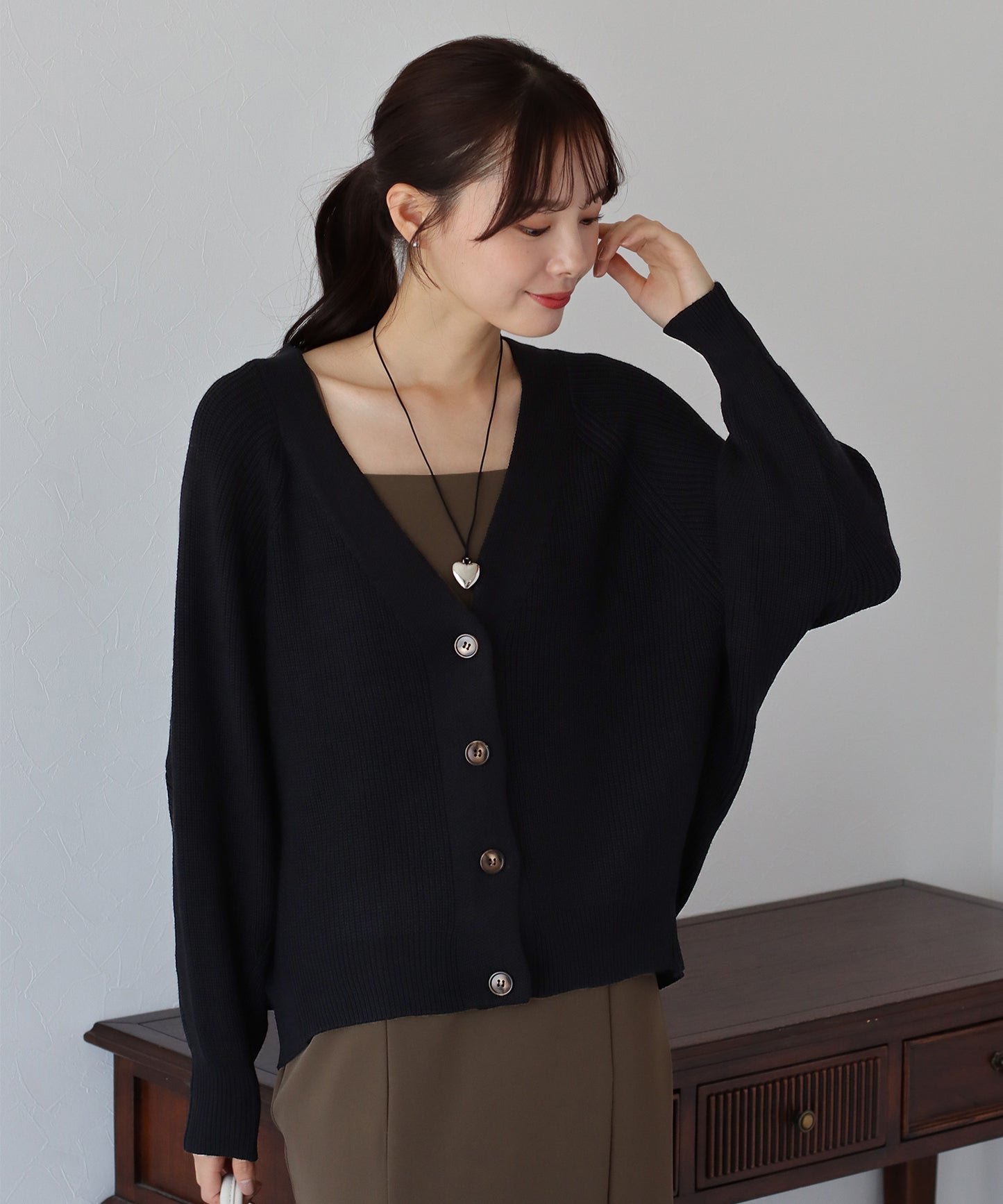 【SALE】なめらかざっくりVネックカーディガン