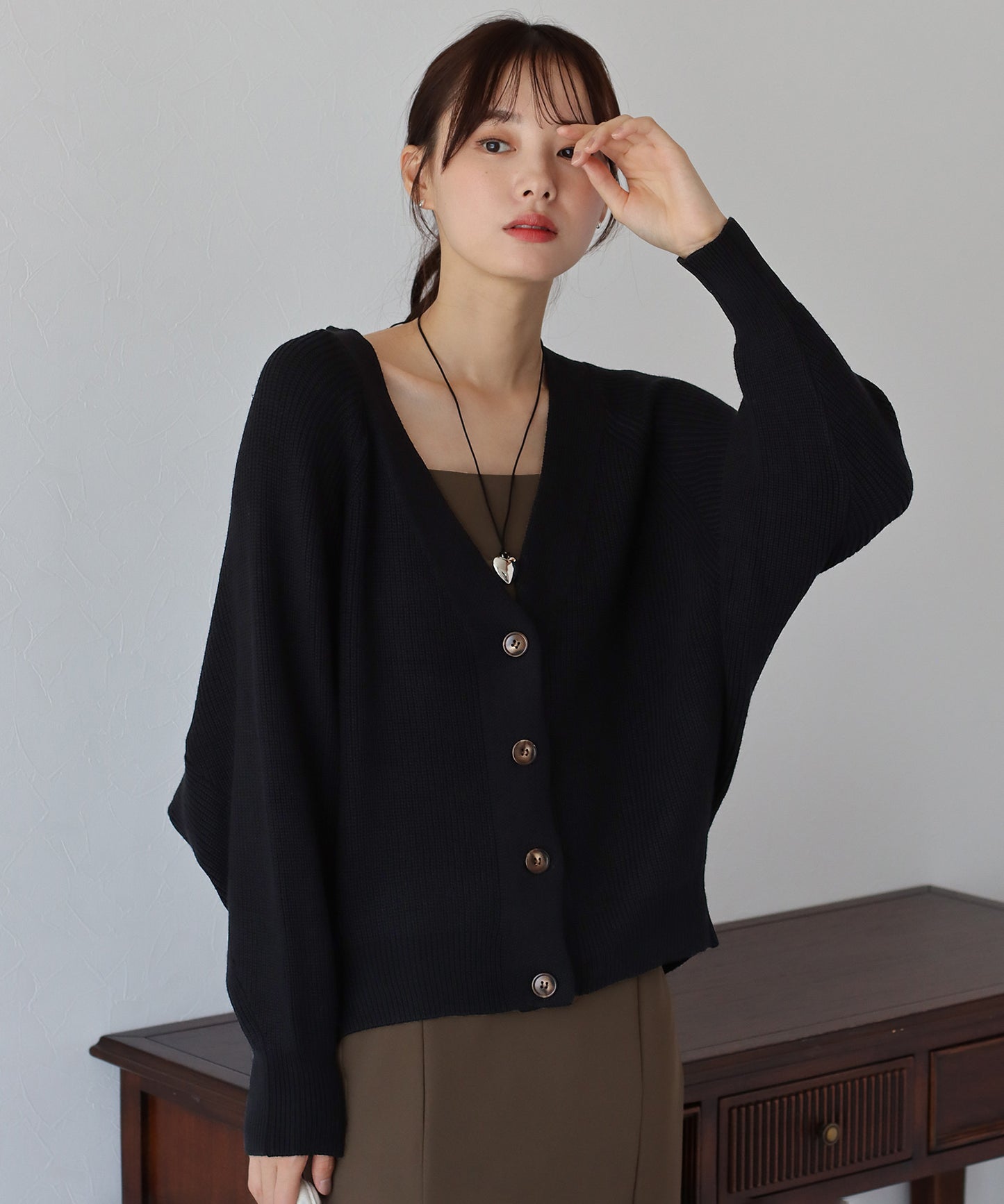 【SALE】なめらかざっくりVネックカーディガン