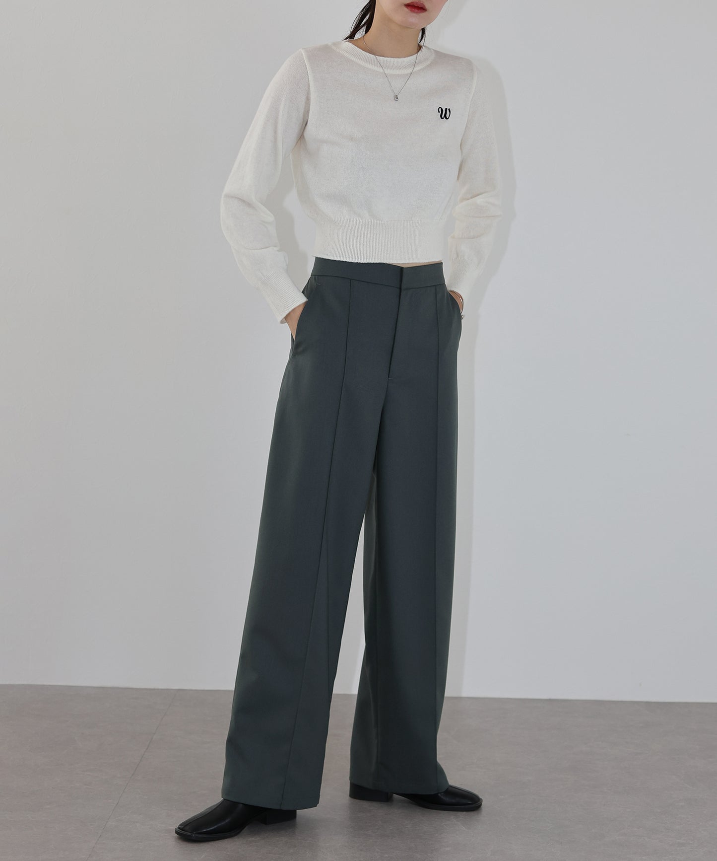 【SALE】ピンタックストレートスラックス