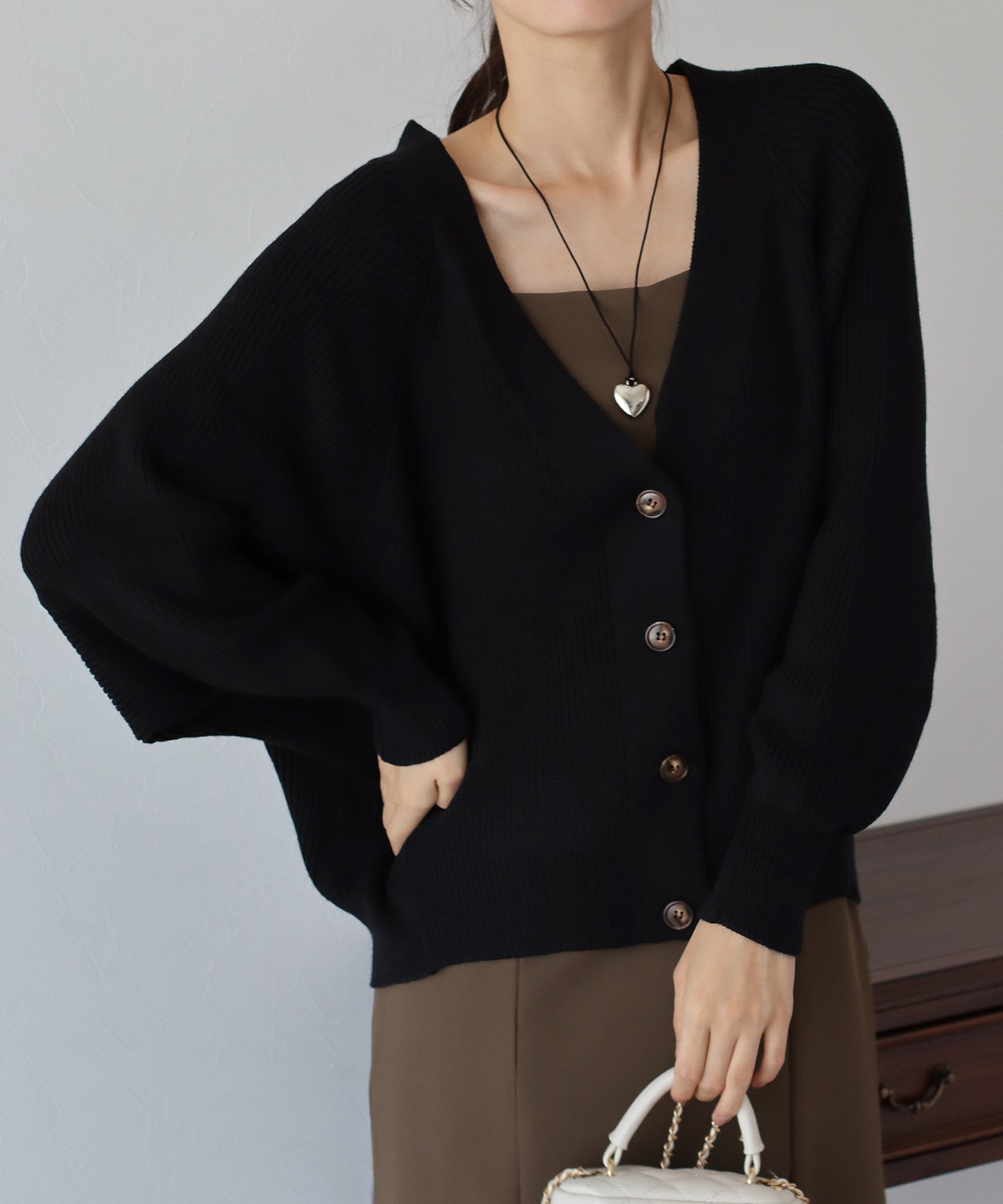 【SALE】なめらかざっくりVネックカーディガン