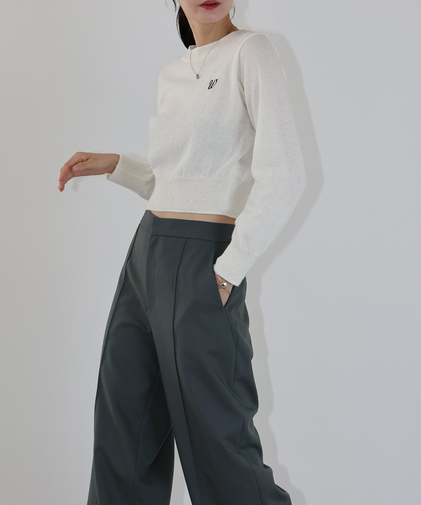 【SALE】ピンタックストレートスラックス
