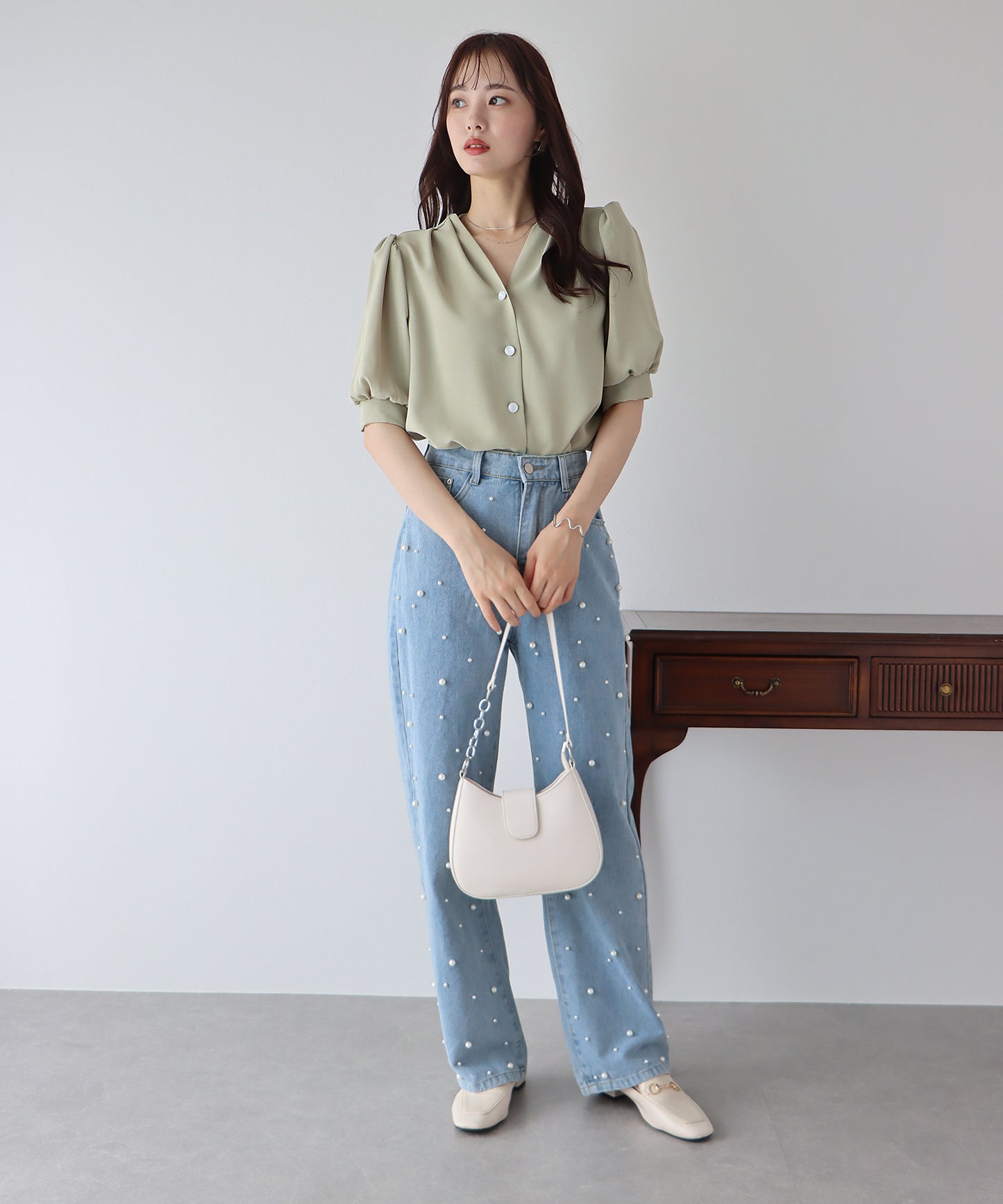 펄 도트 버튼 블라우스