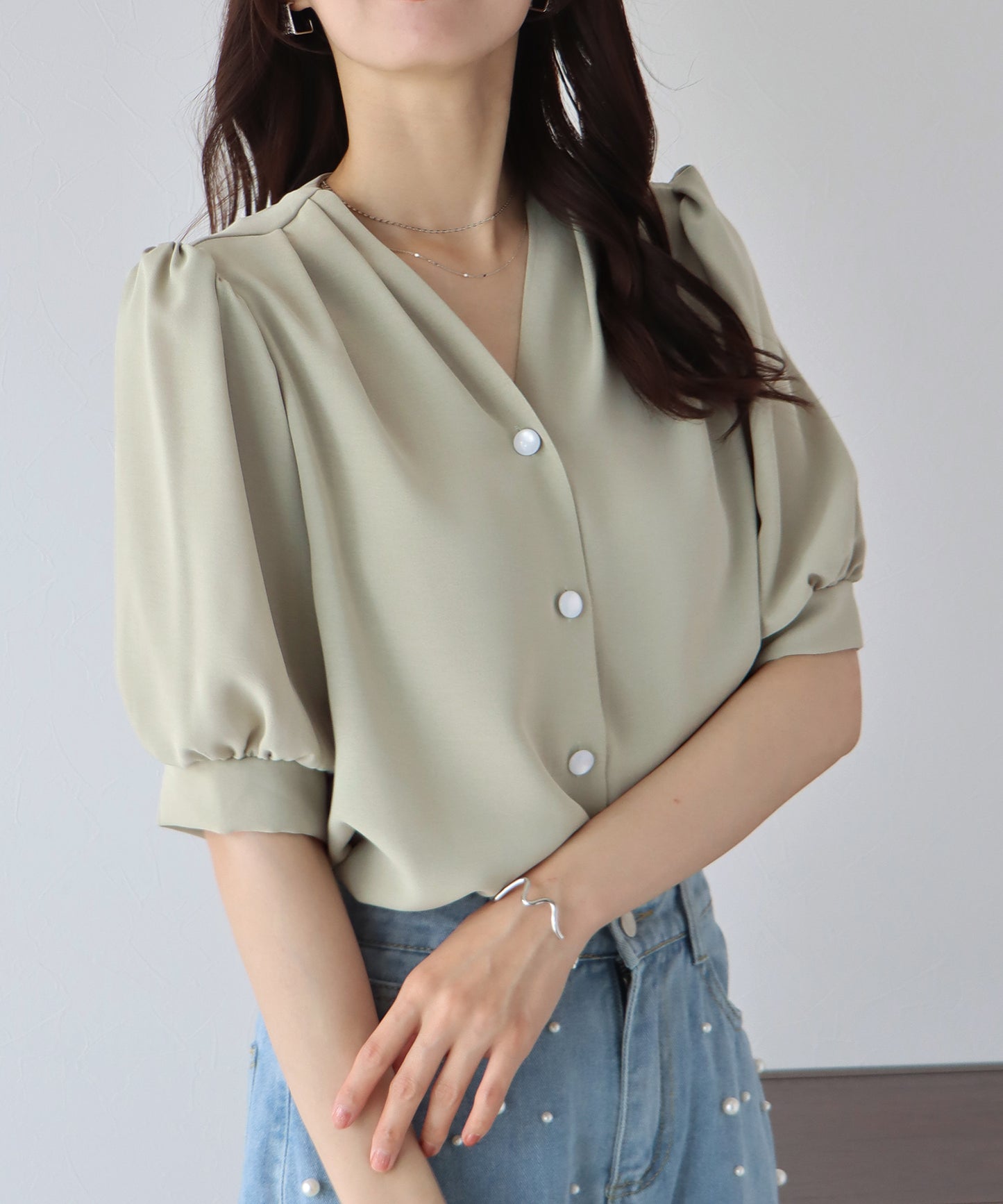 펄 도트 버튼 블라우스