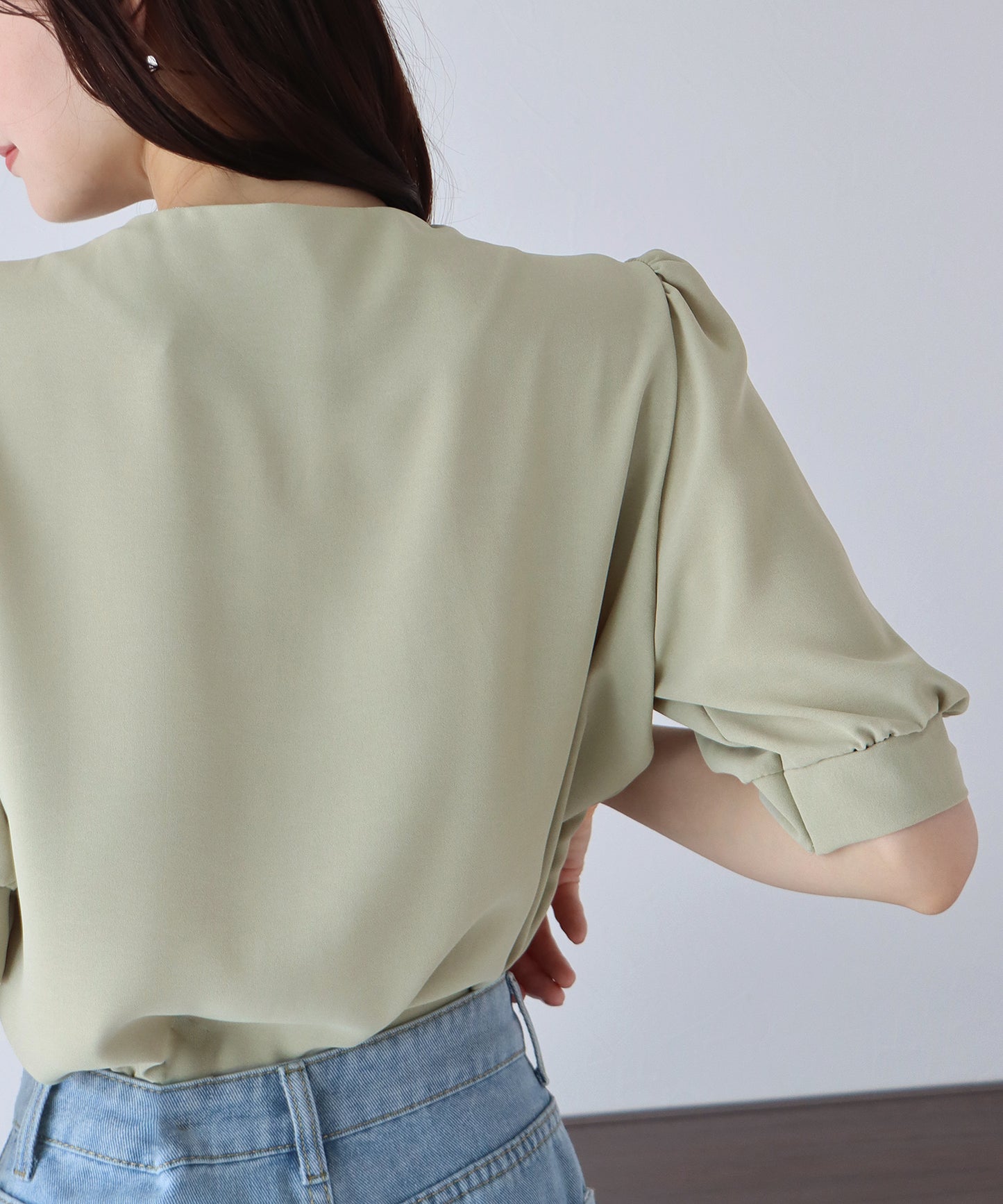 펄 도트 버튼 블라우스