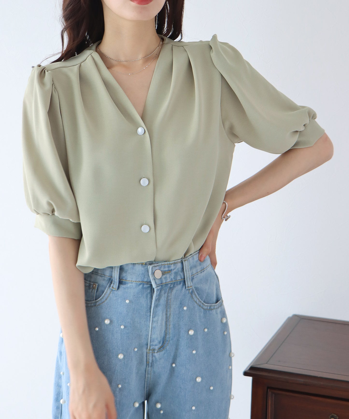 펄 도트 버튼 블라우스