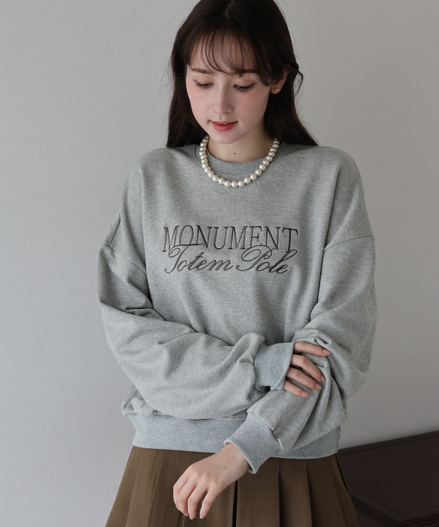 【早割5%OFF】レタリング刺繍ショート丈スウェット