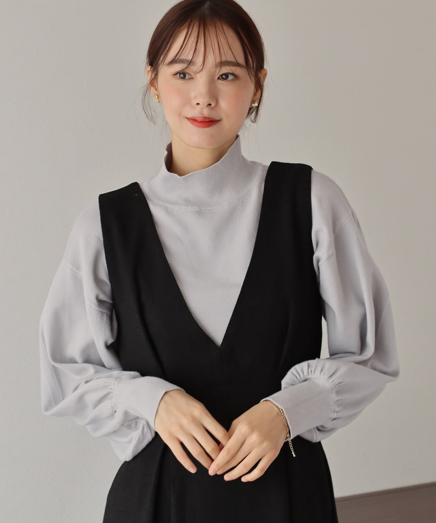 【SALE】バックパールボリューム袖ニット