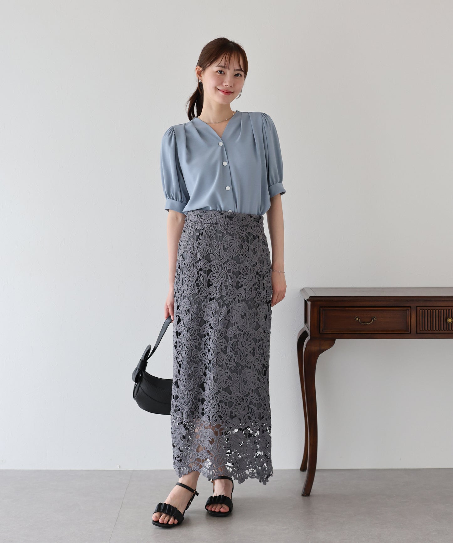 펄 도트 버튼 블라우스