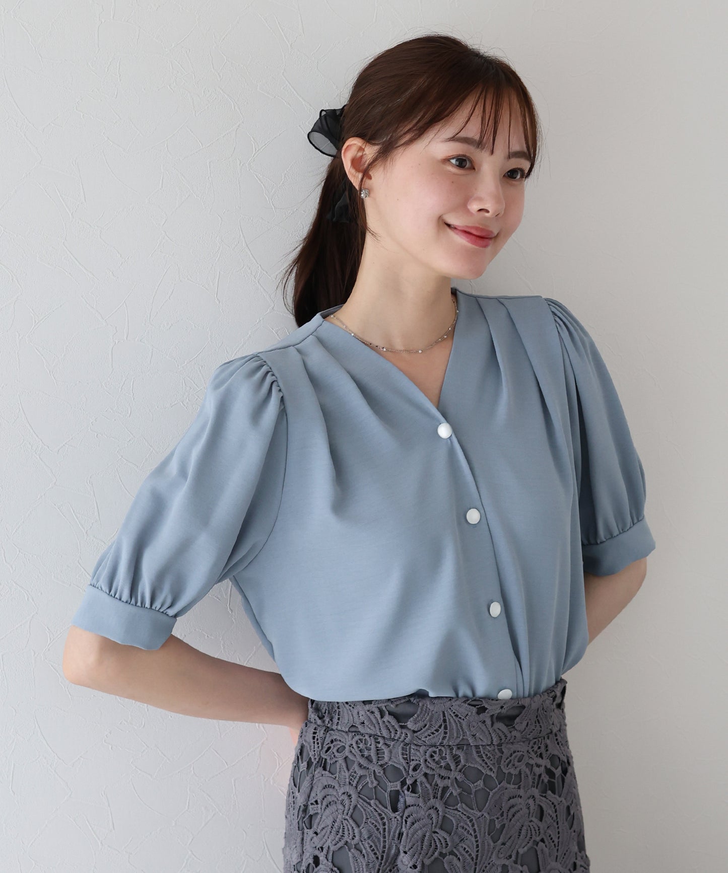 펄 도트 버튼 블라우스