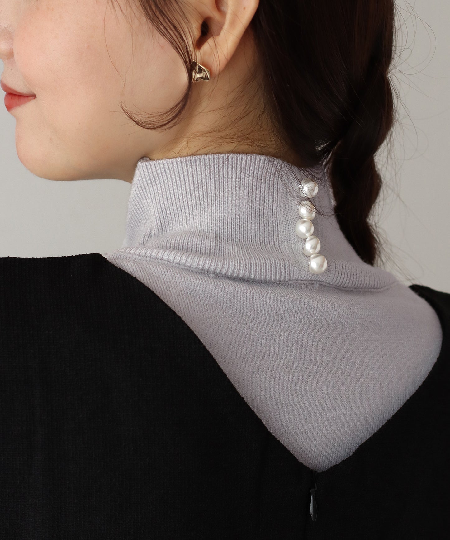 【SALE】バックパールボリューム袖ニット