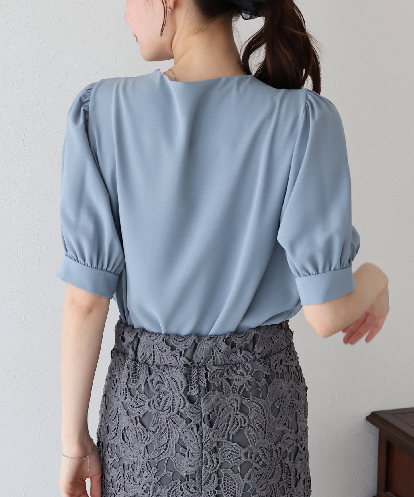 펄 도트 버튼 블라우스