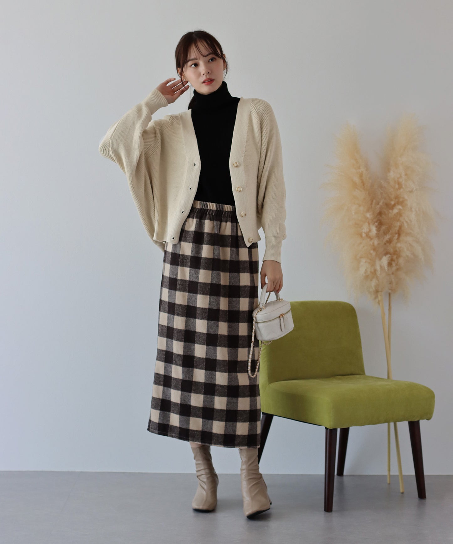 【SALE】なめらかざっくりVネックカーディガン