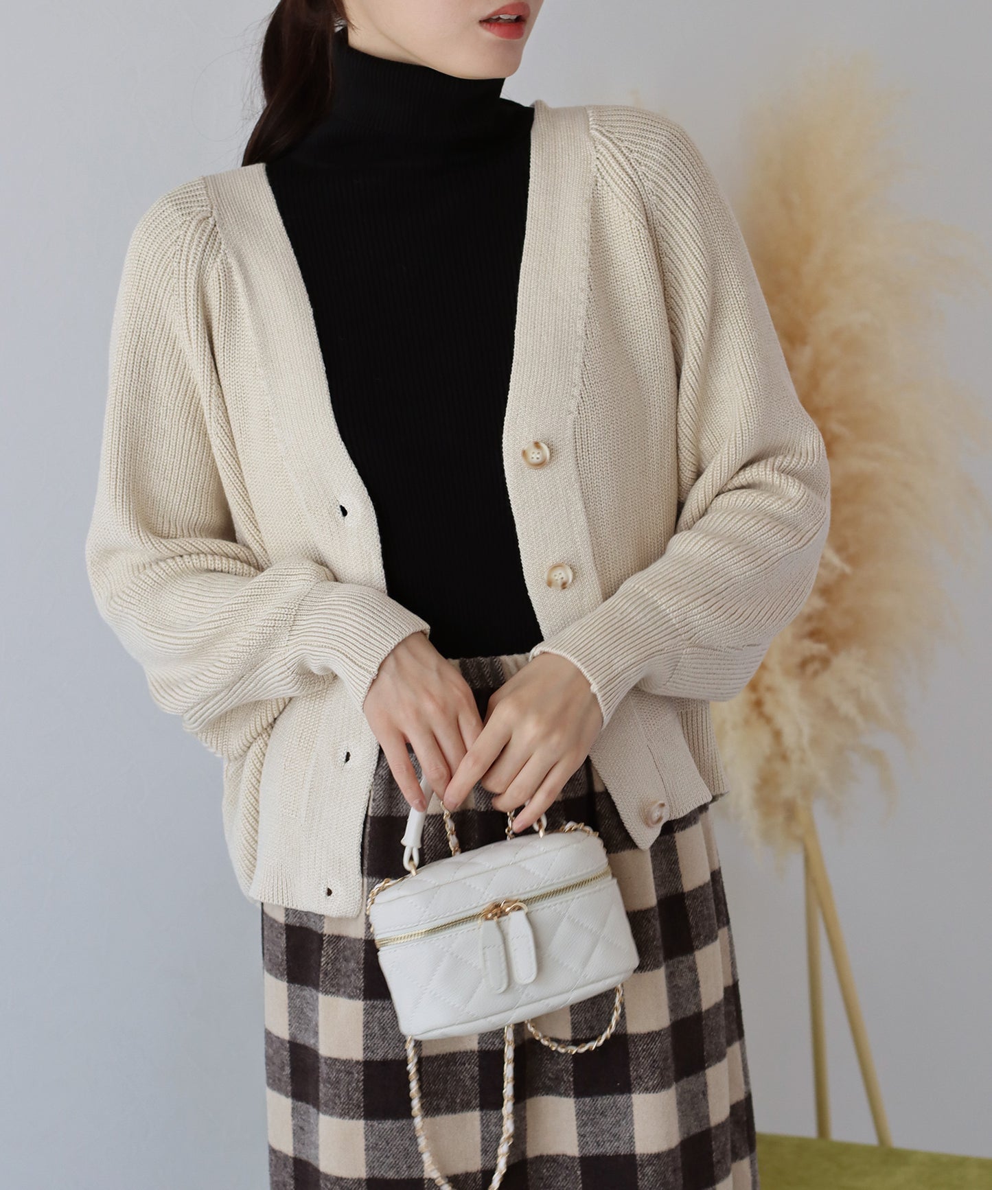 【SALE】なめらかざっくりVネックカーディガン