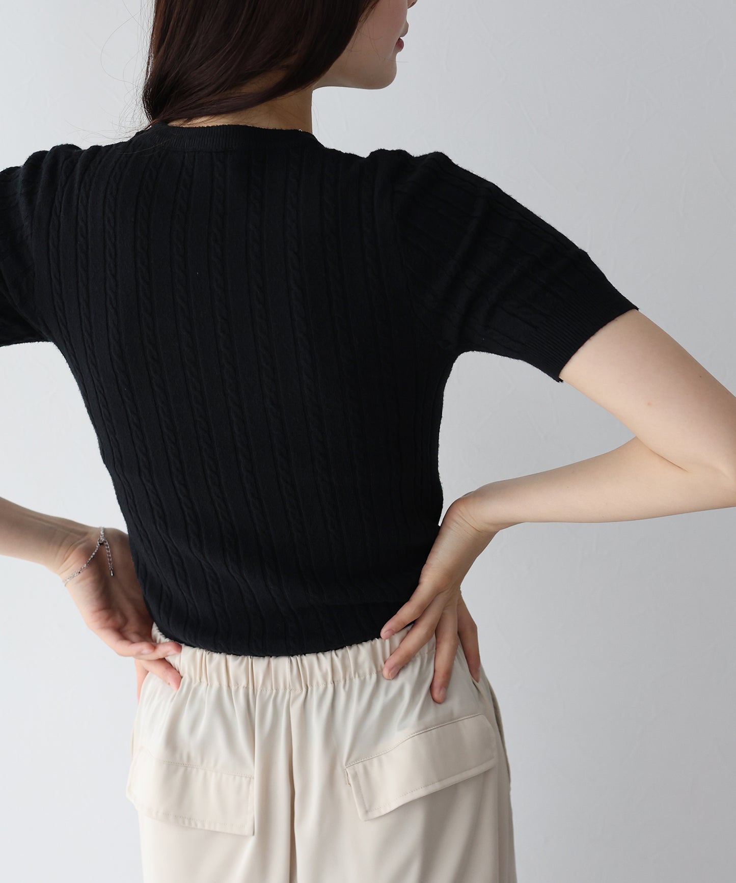 半袖ケーブルニット