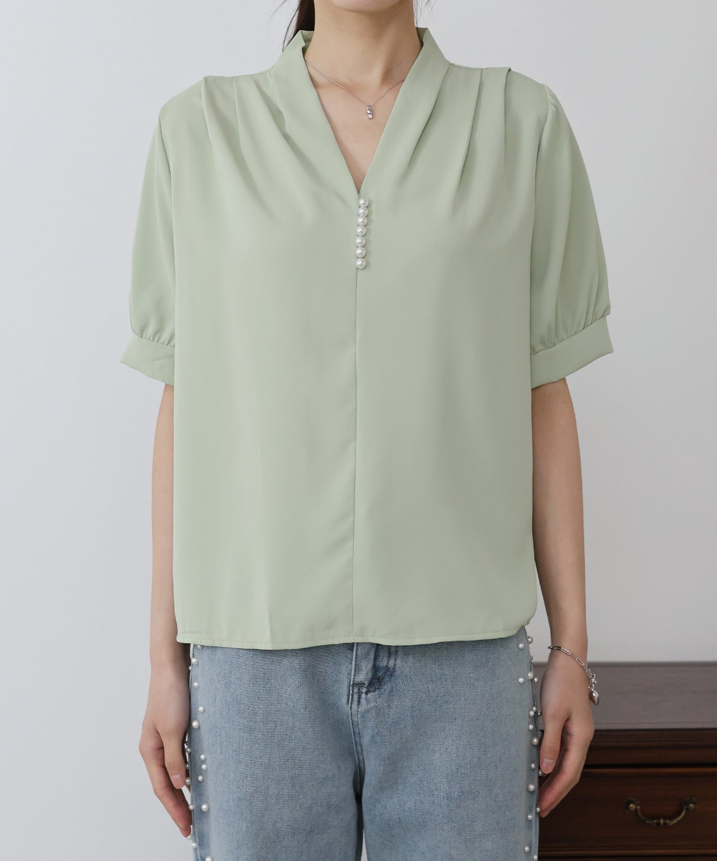 【SALE】パールラインVネックブラウス【ネコポス】