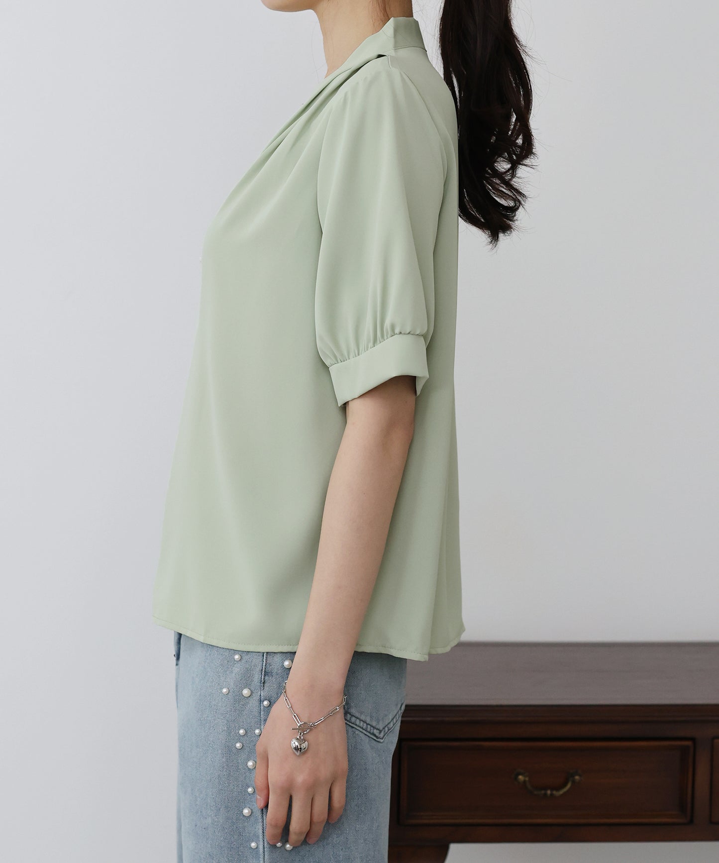 【SALE】パールラインVネックブラウス【ネコポス】