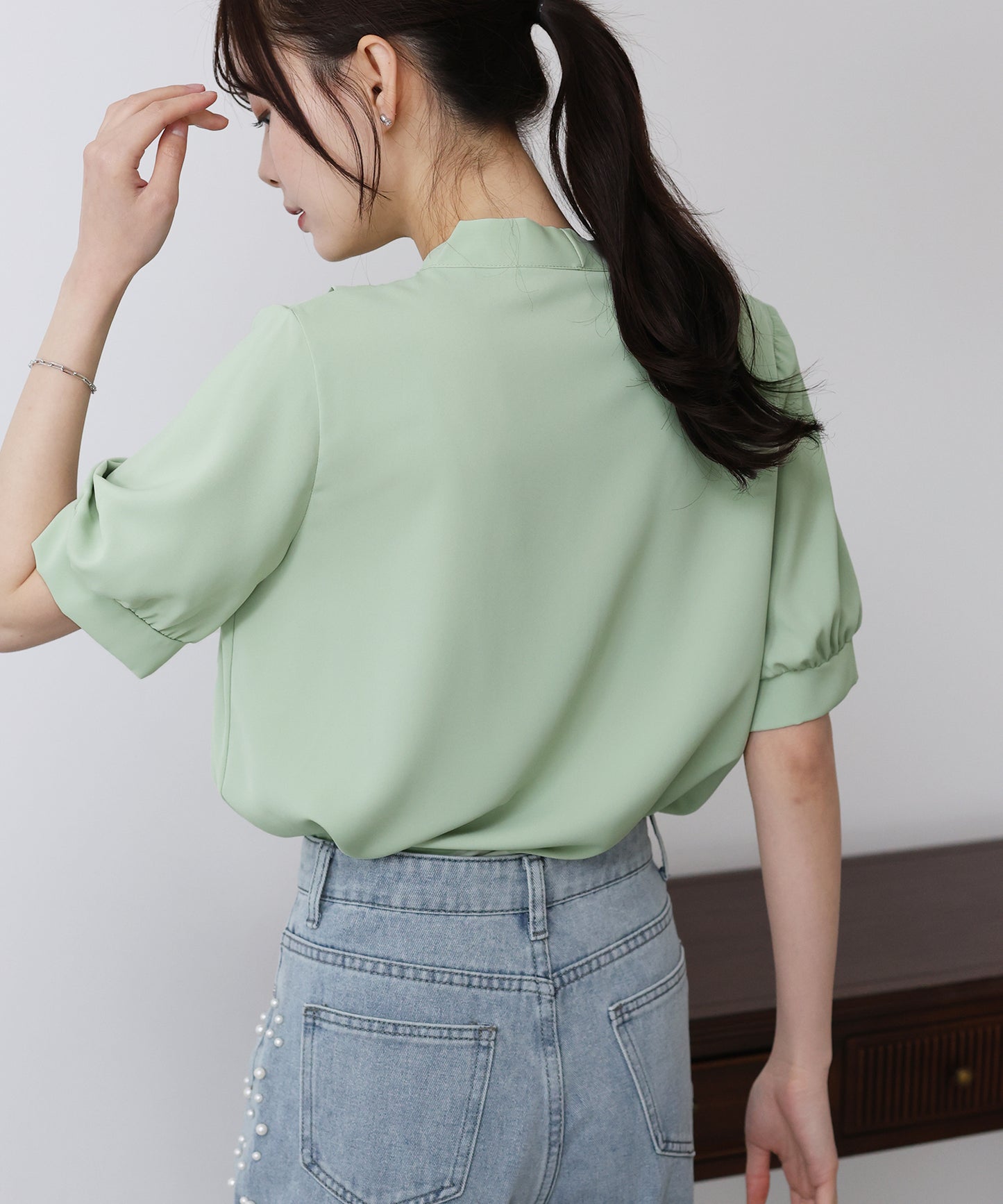 【SALE】パールラインVネックブラウス【ネコポス】