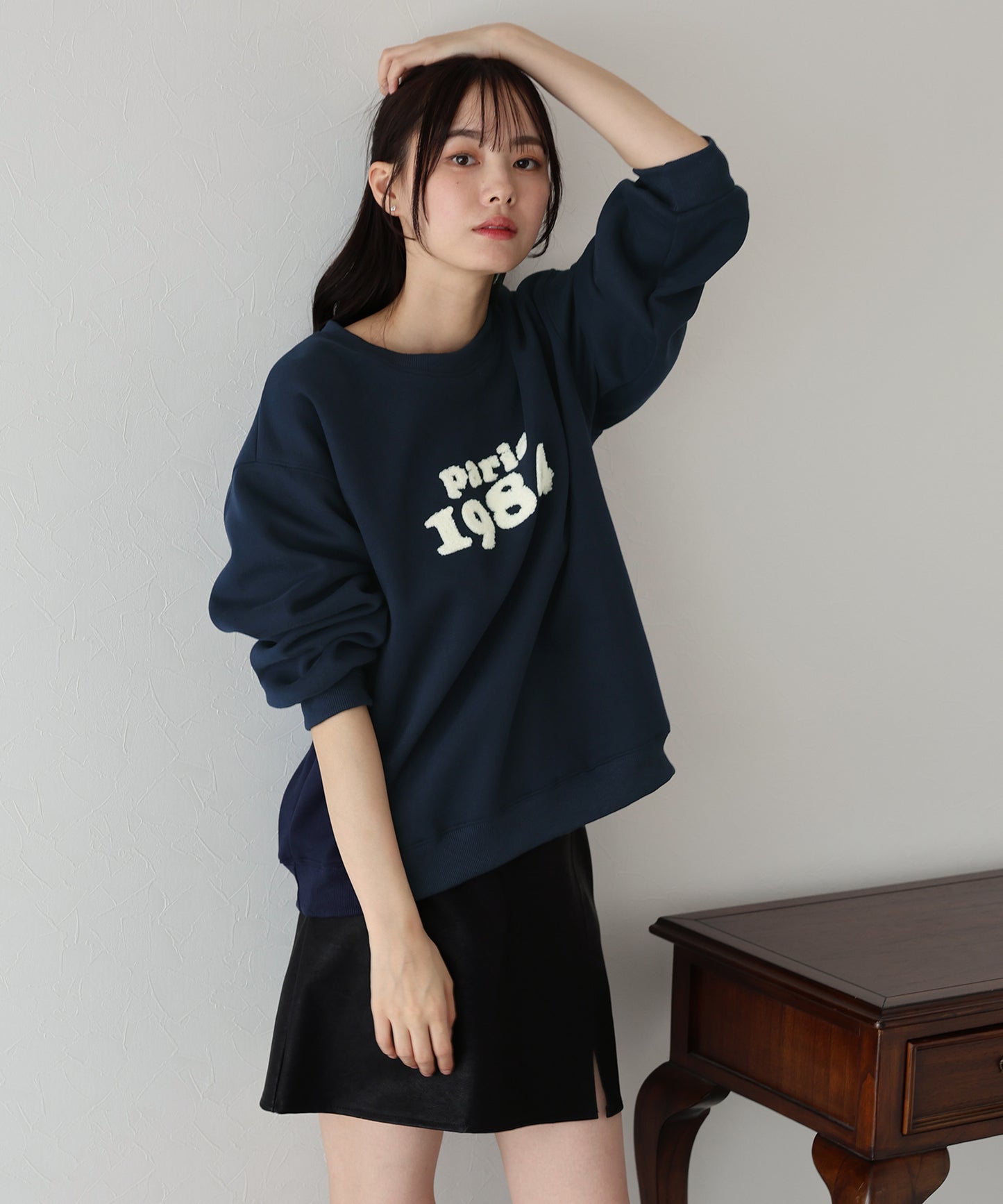 parisロゴスウェット