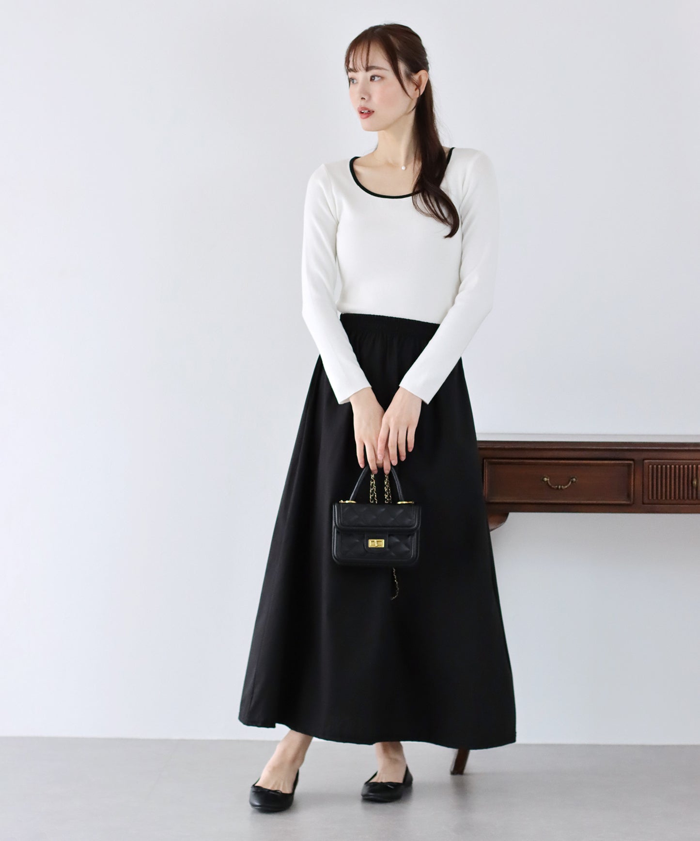 【SALE】襟元配色パイピングニット