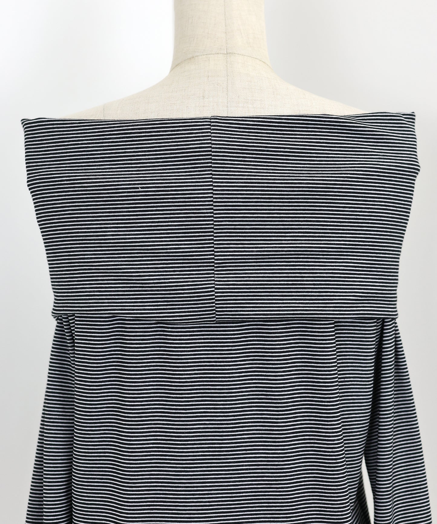 【SALE】ボーダードレープオフショルダートップス