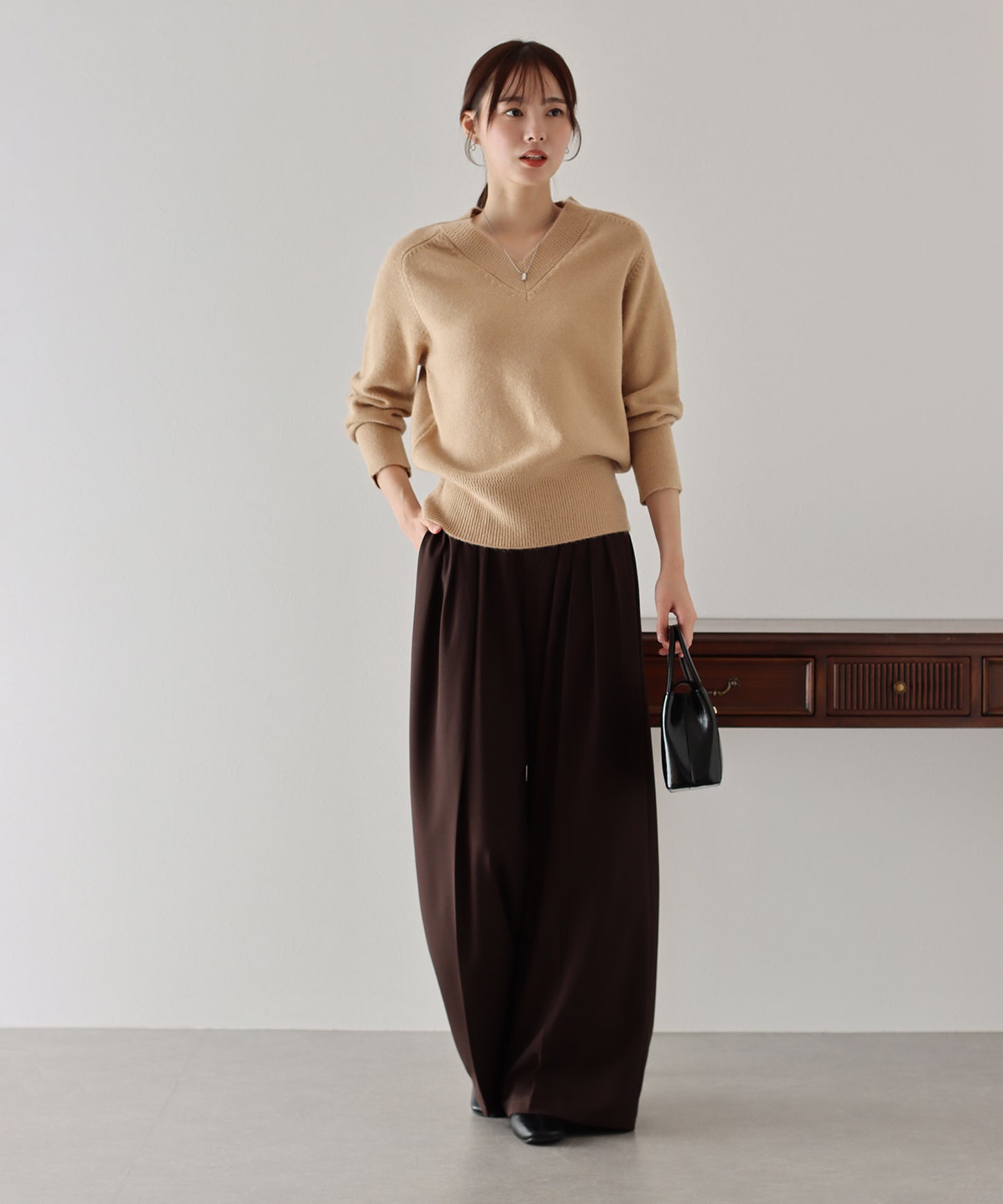 【SALE】Vネックニット