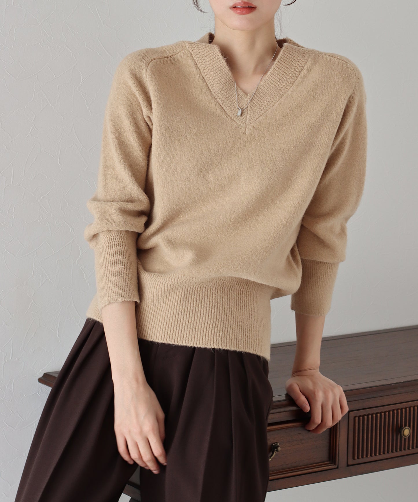 【SALE】Vネックニット