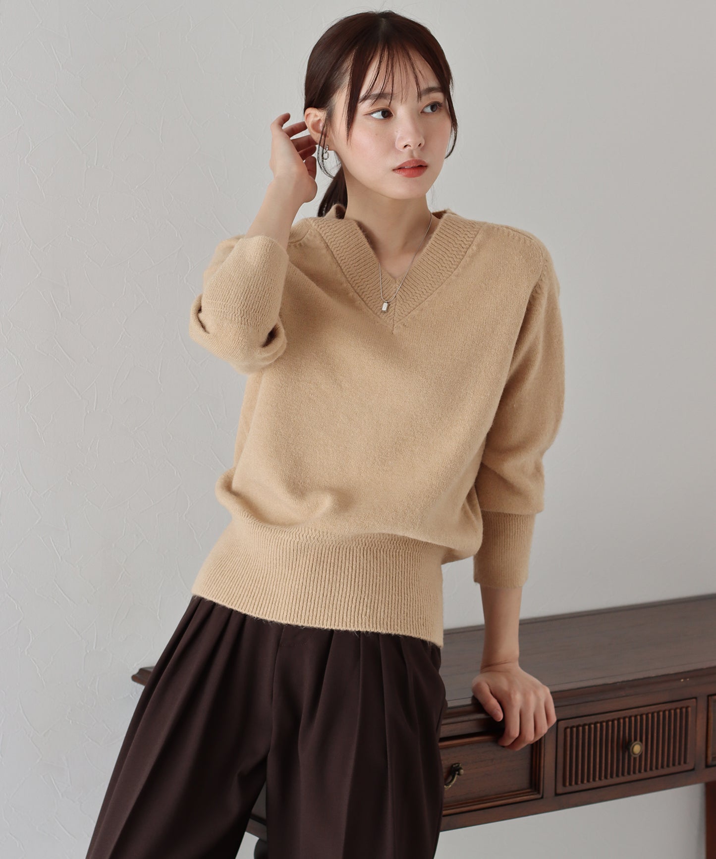 【SALE】Vネックニット