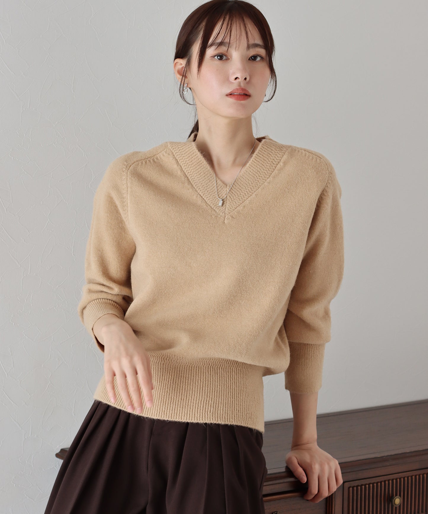 【SALE】Vネックニット