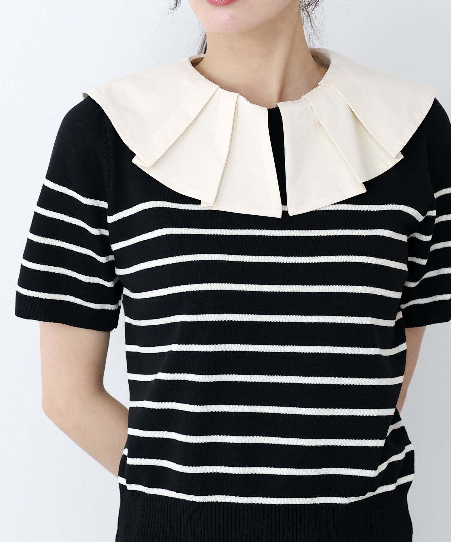 2WAYフリル襟付きニット