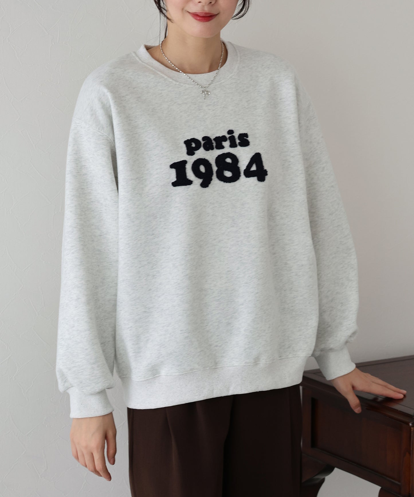 parisロゴスウェット